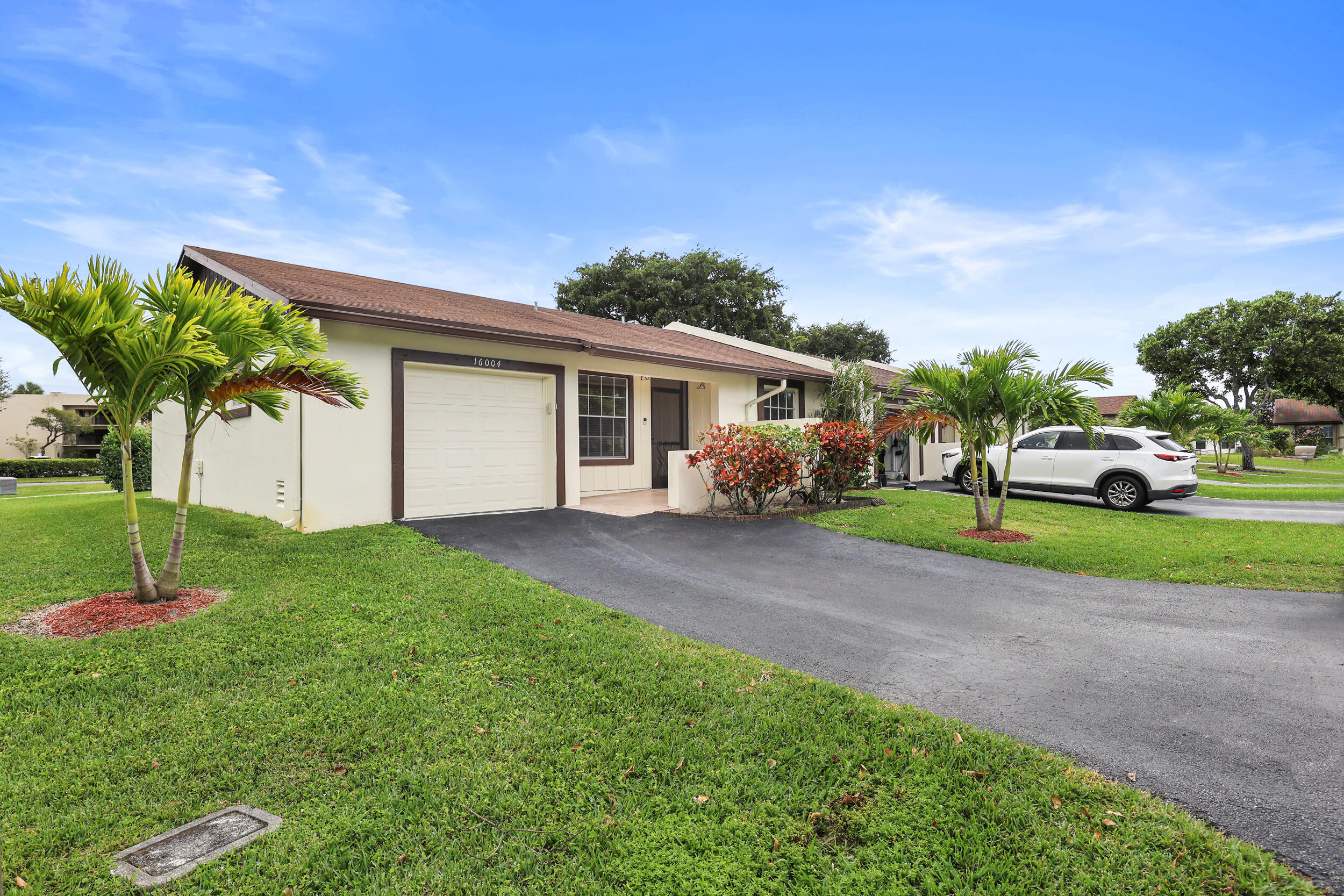 16004 Laurel Oak Circle