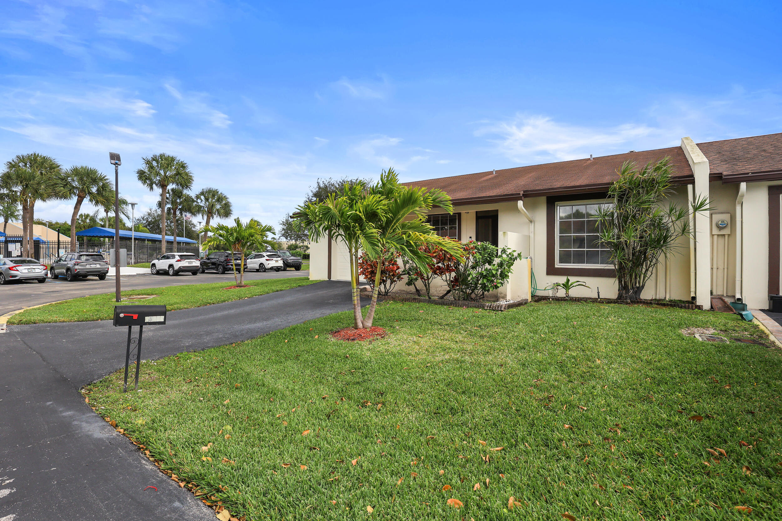 16004 Laurel Oak Circle