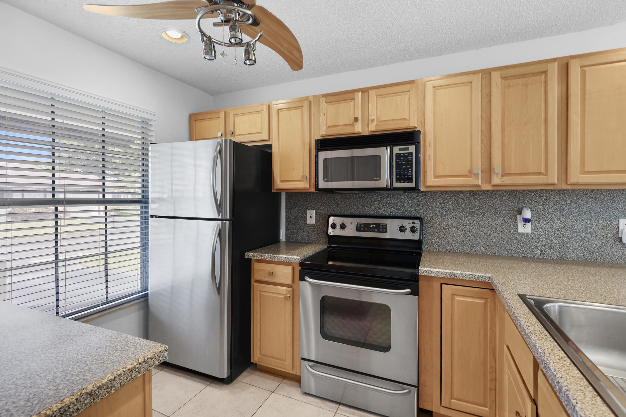 16004 Laurel Oak Circle