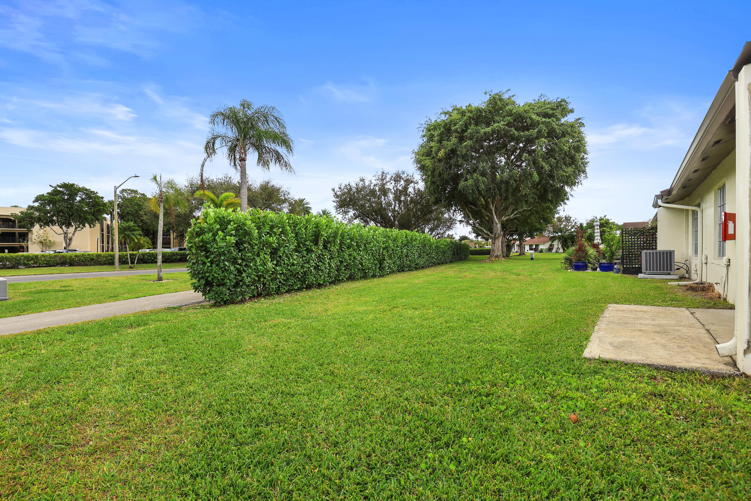 16004 Laurel Oak Circle