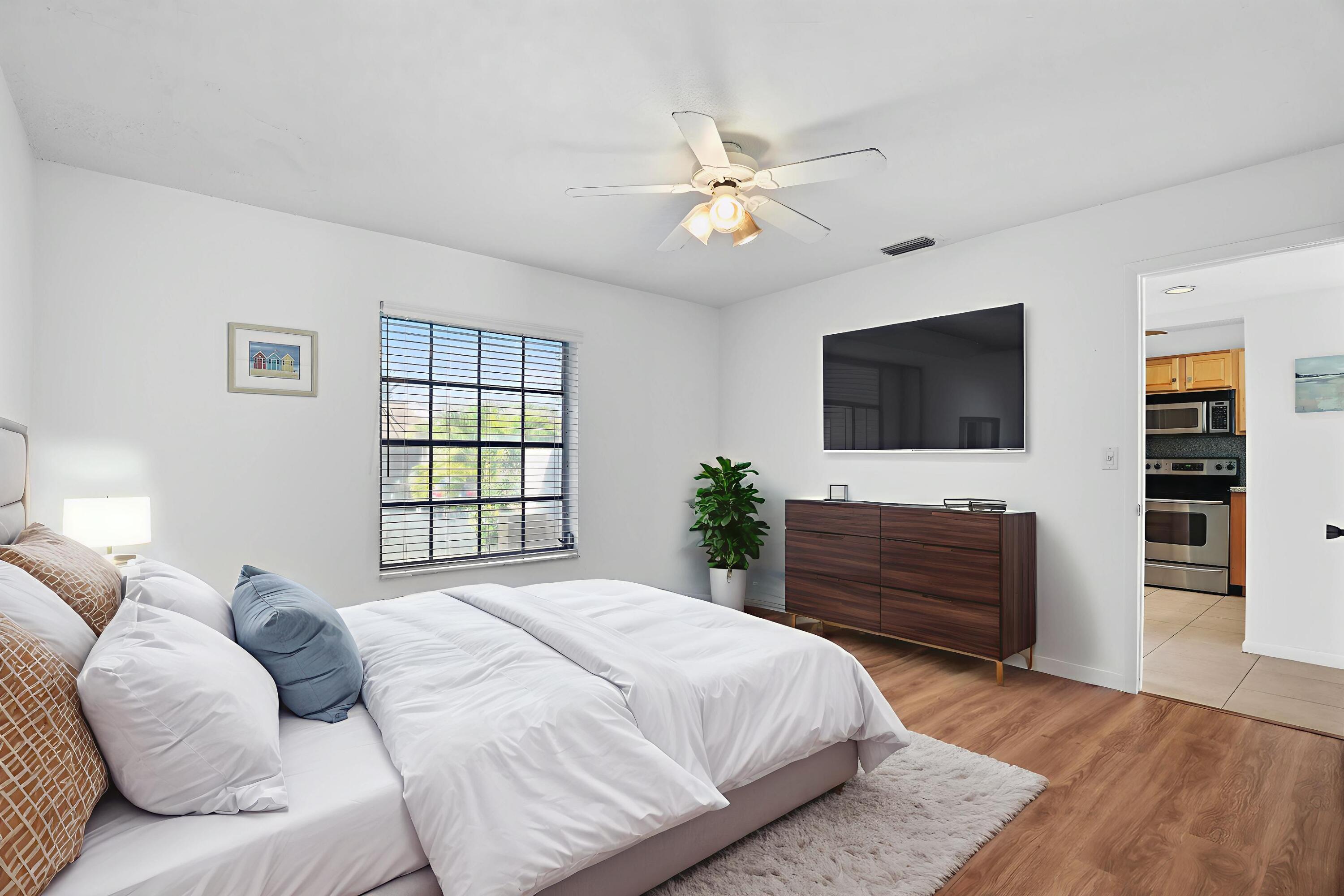 16004 Laurel Oak Circle