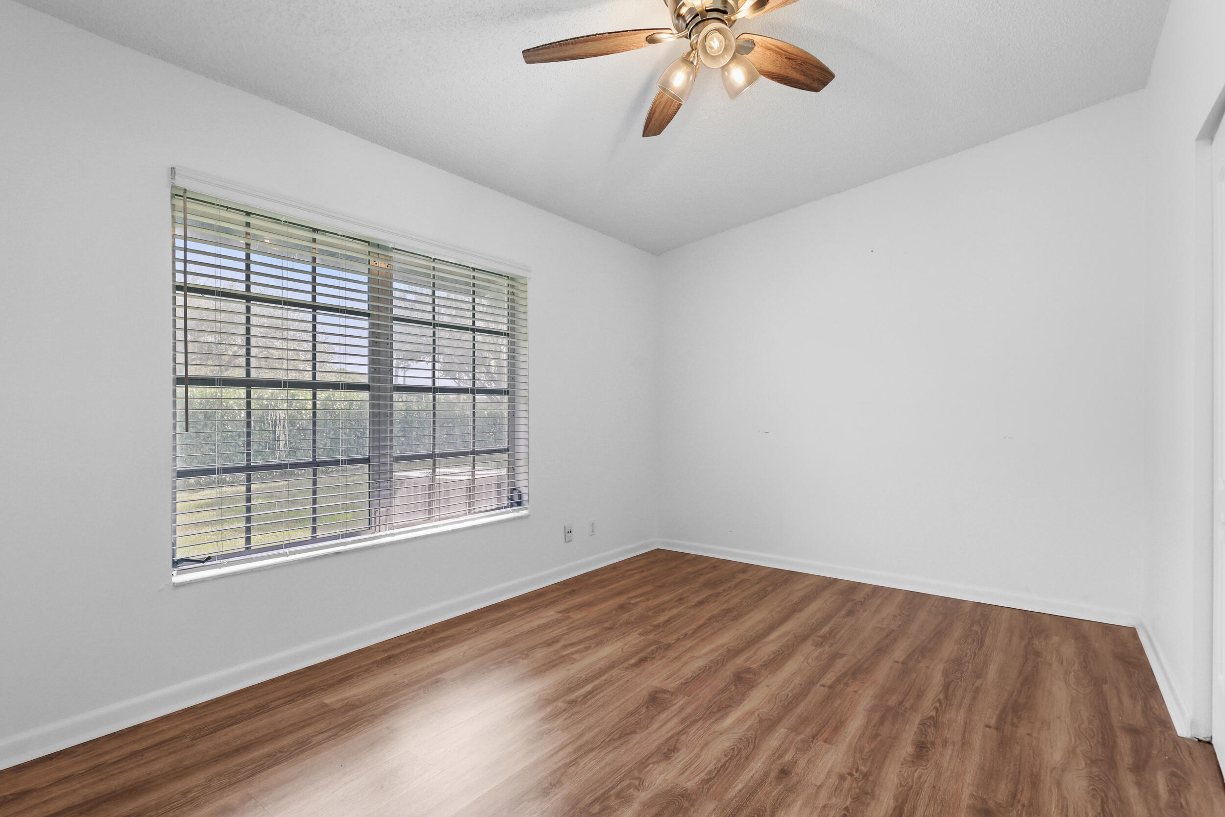 16004 Laurel Oak Circle