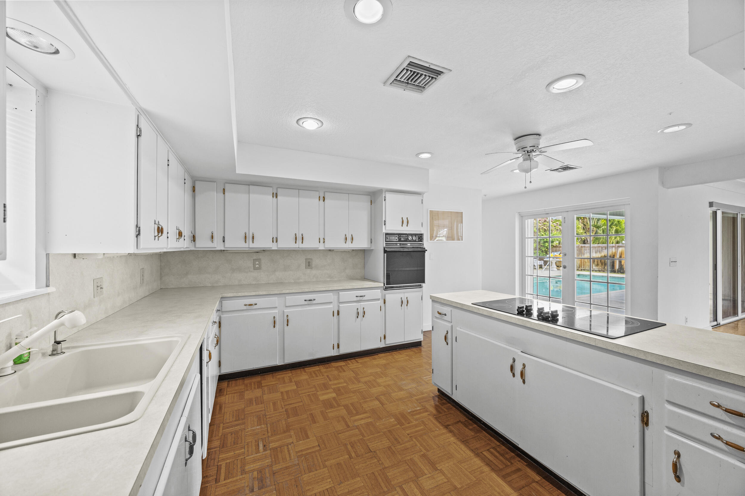 723 SW 27th Terrace