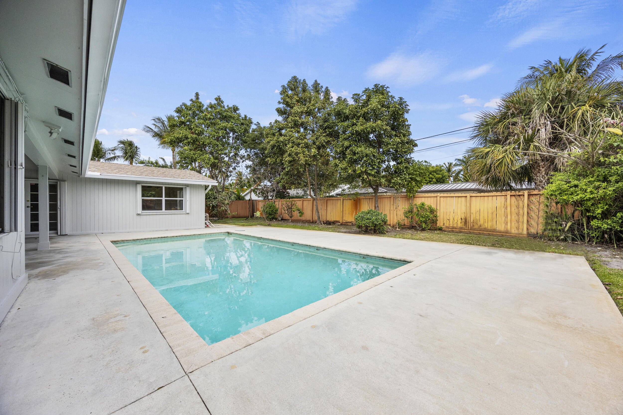 723 SW 27th Terrace