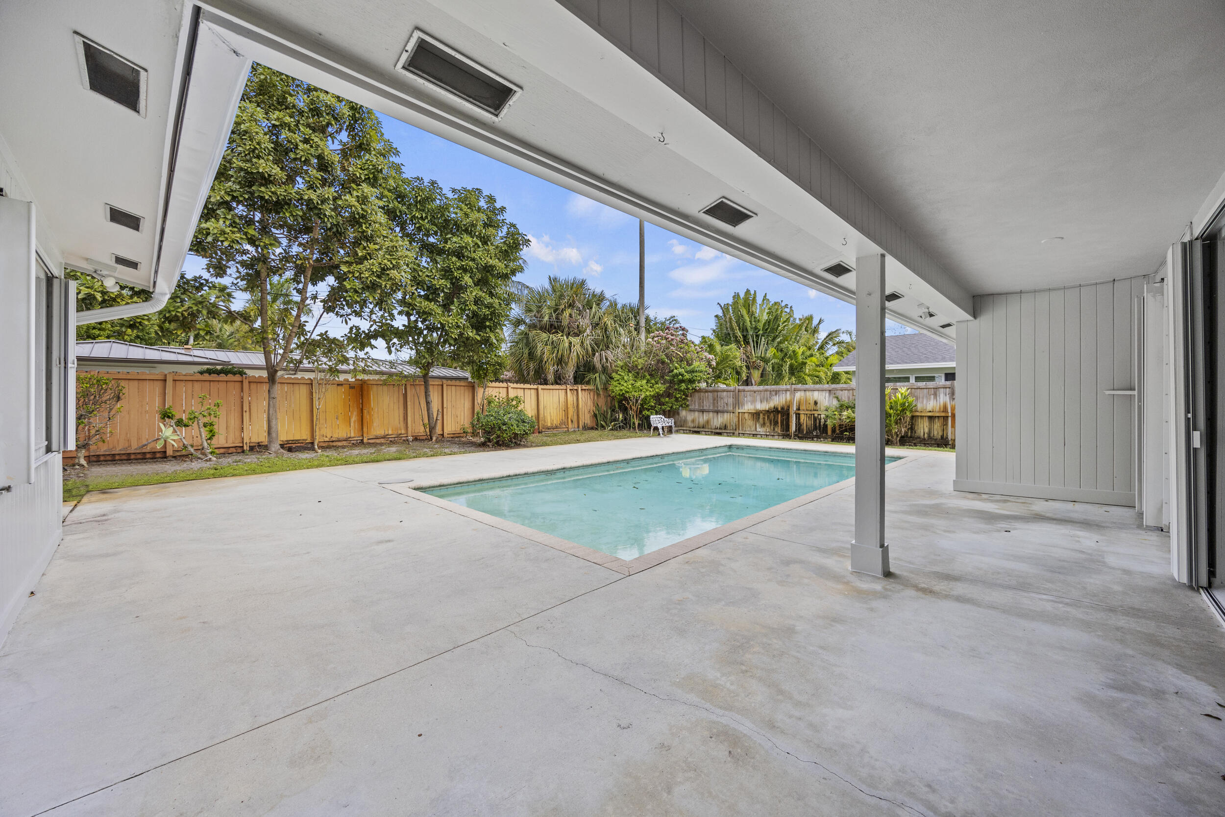 723 SW 27th Terrace