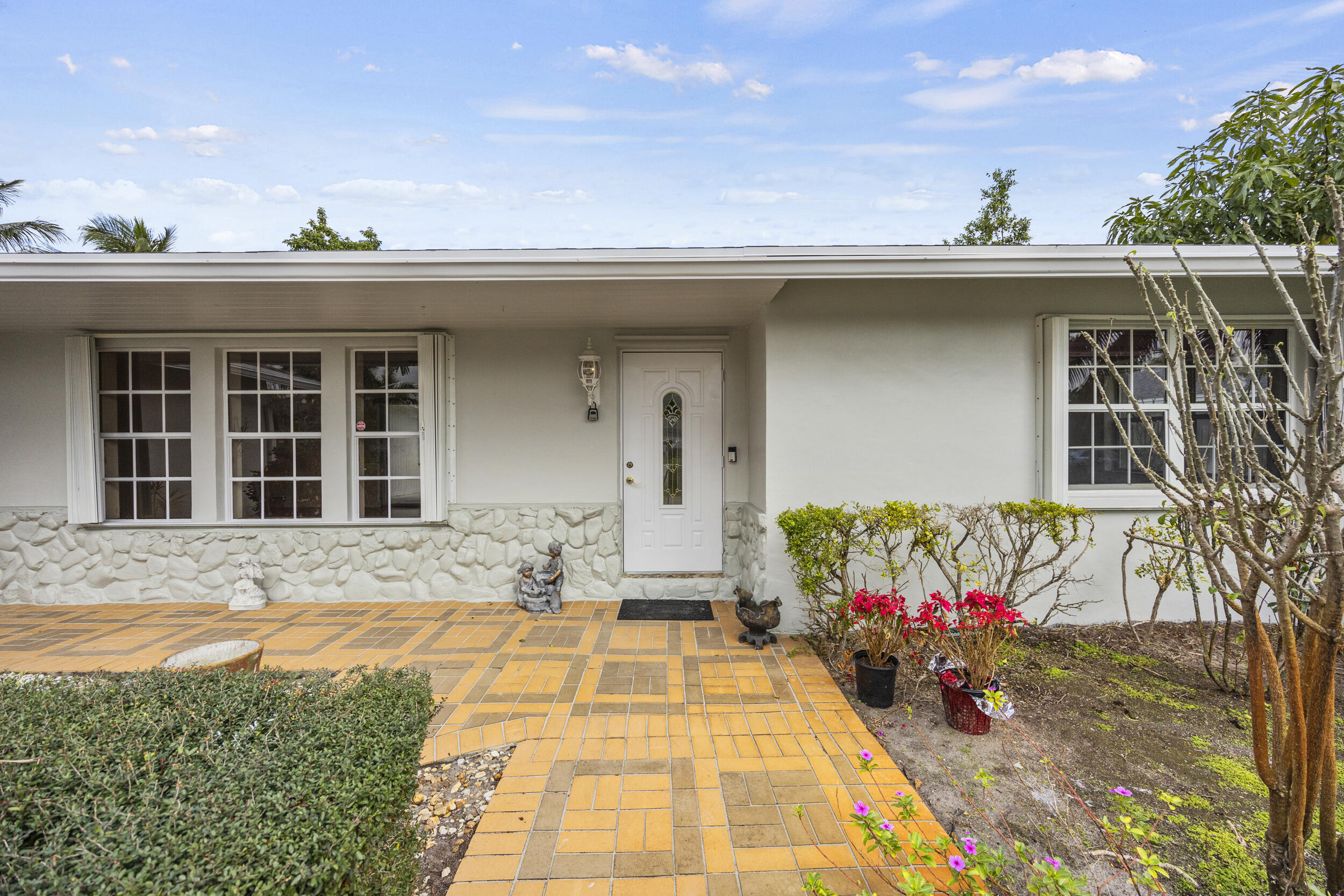 723 SW 27th Terrace