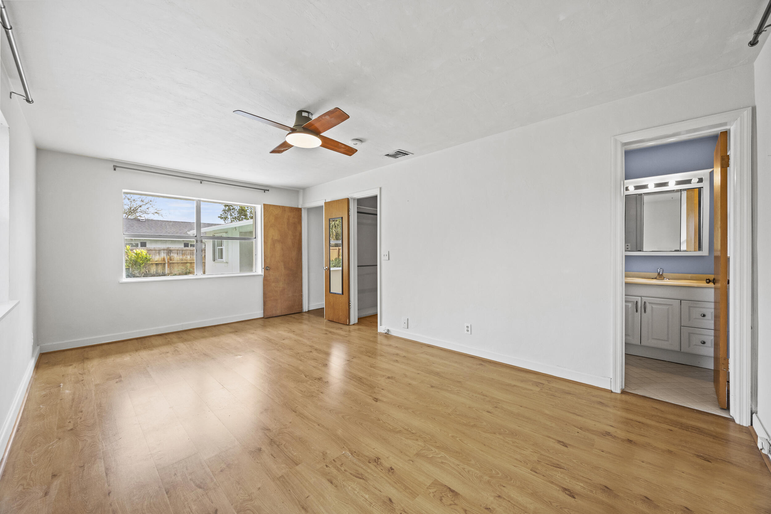 723 SW 27th Terrace
