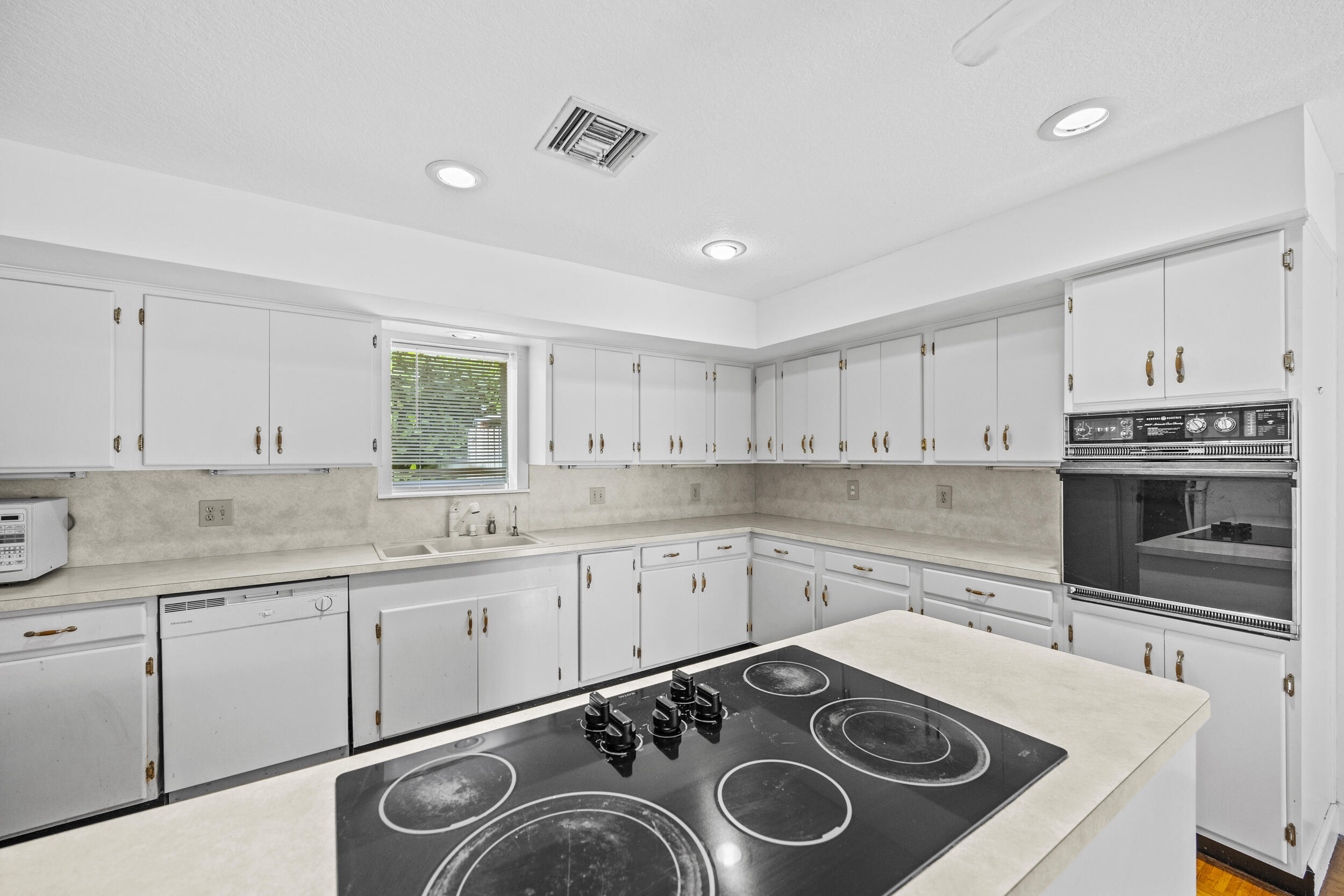 723 SW 27th Terrace