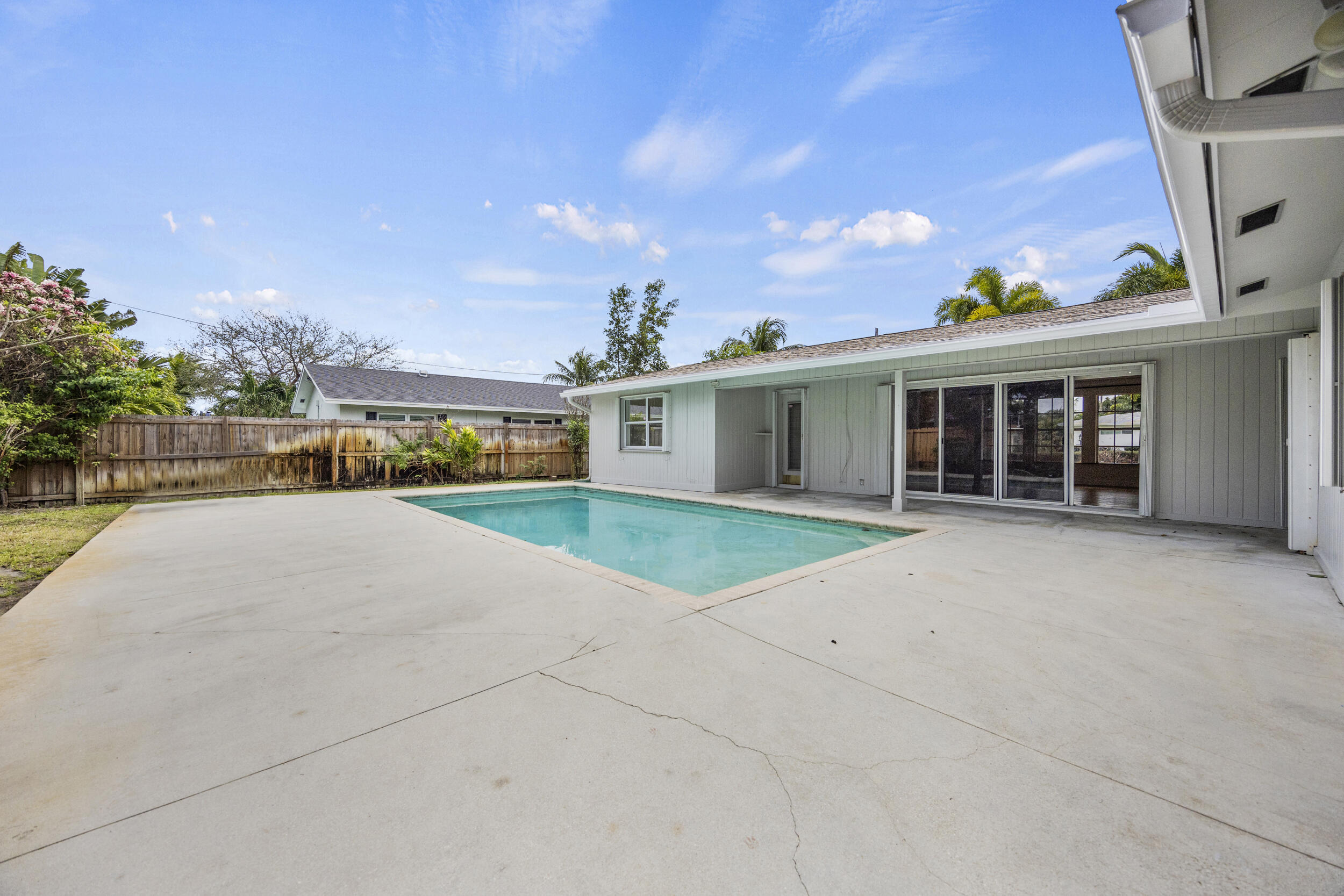 723 SW 27th Terrace
