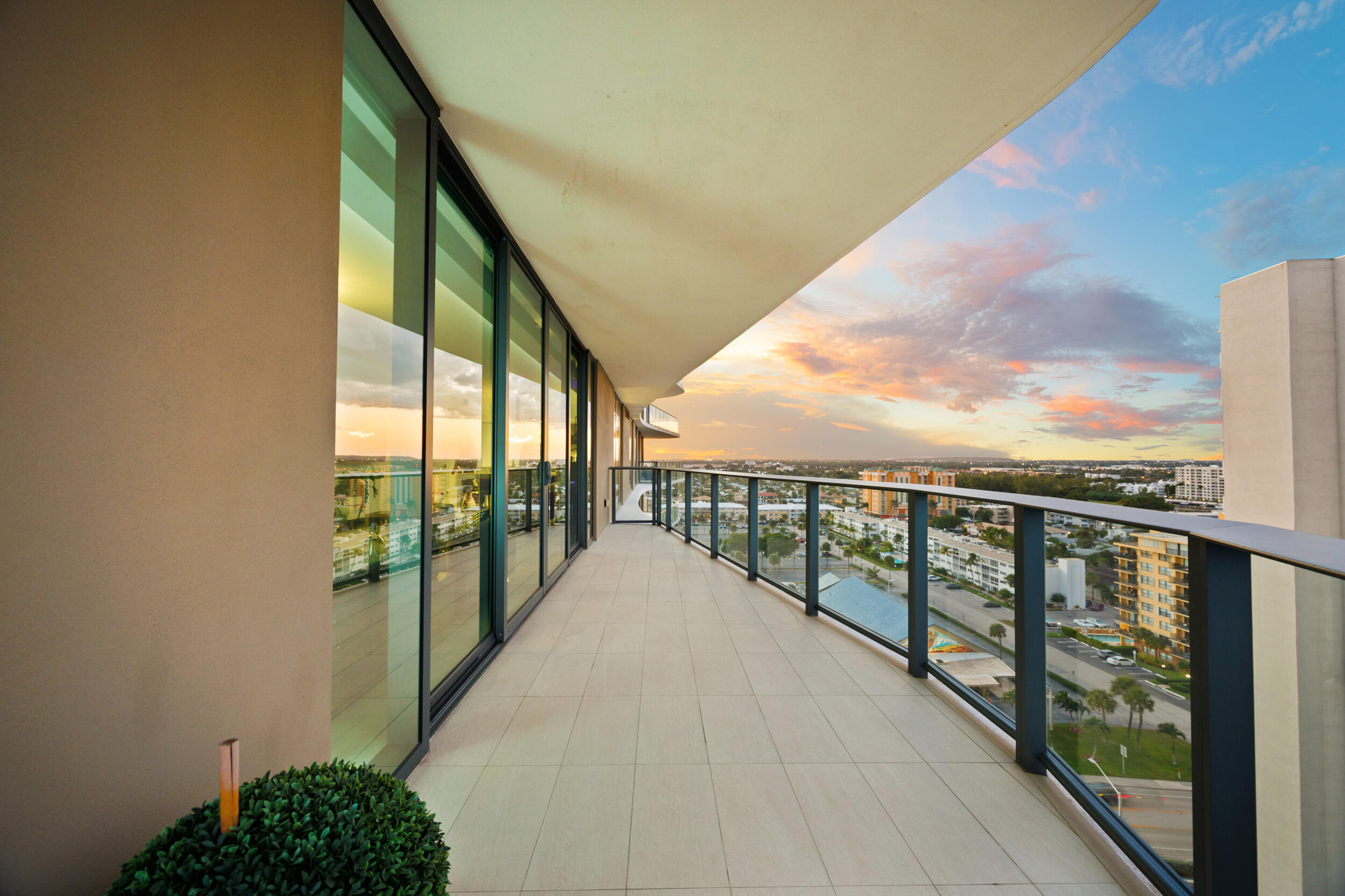 730 N Ocean Boulevard 1402