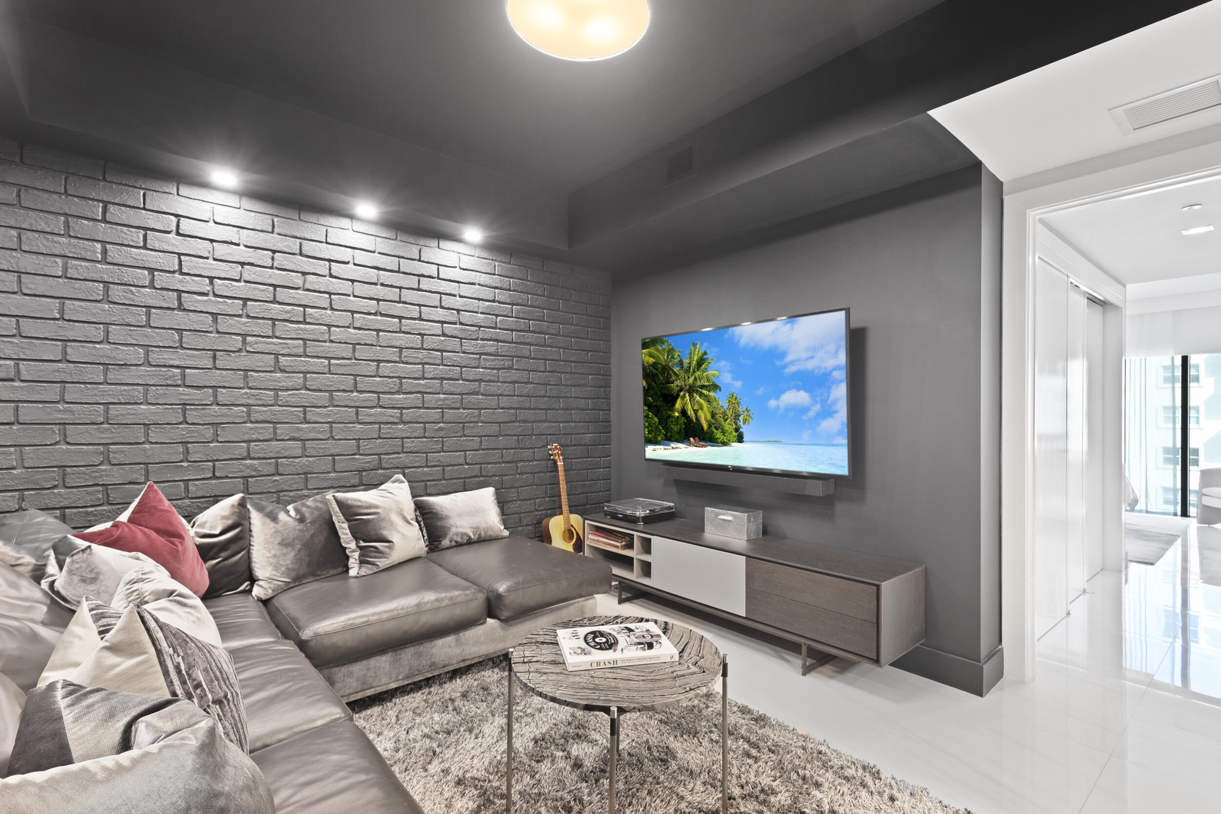 730 N Ocean Boulevard 1402