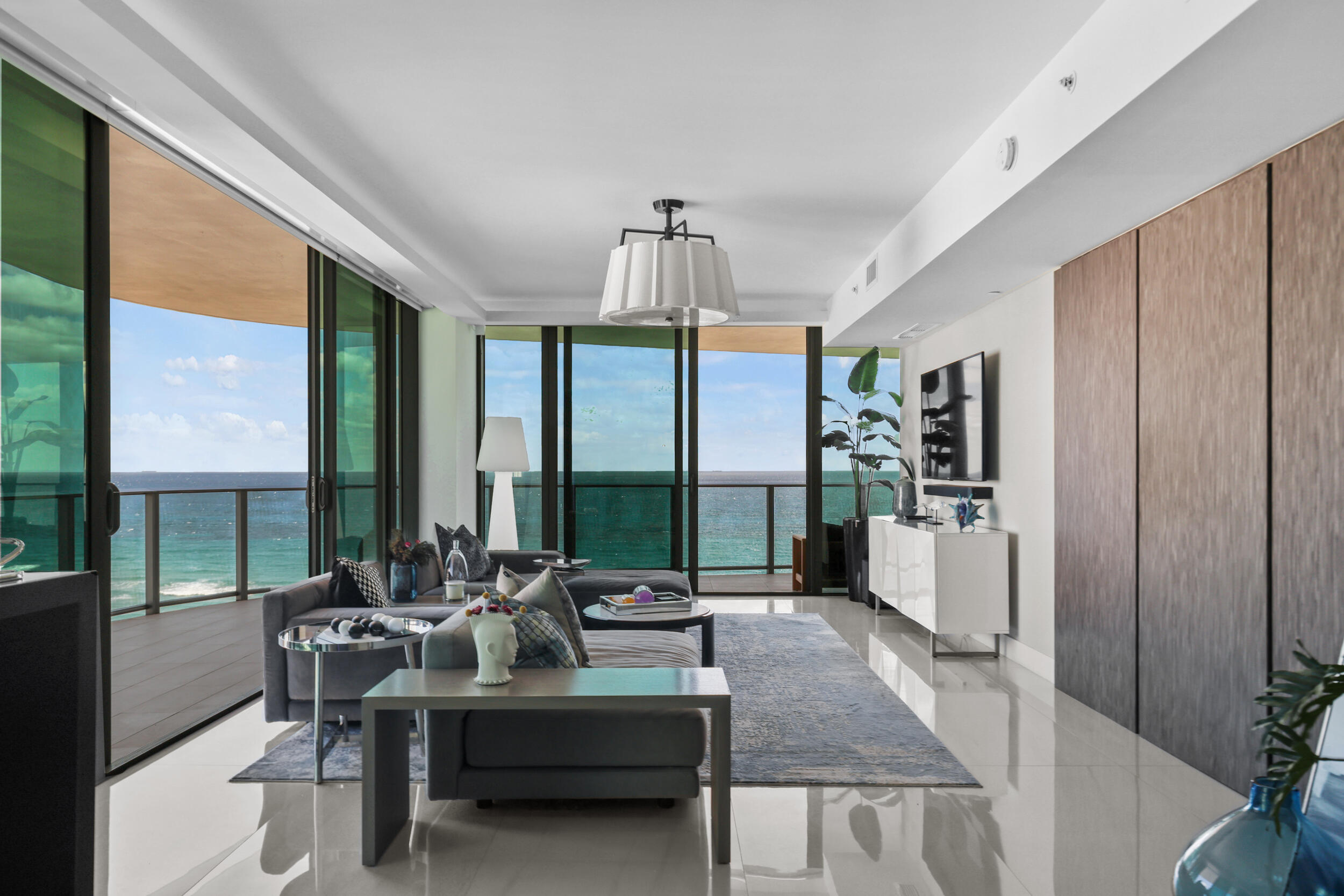 730 N Ocean Boulevard 1402