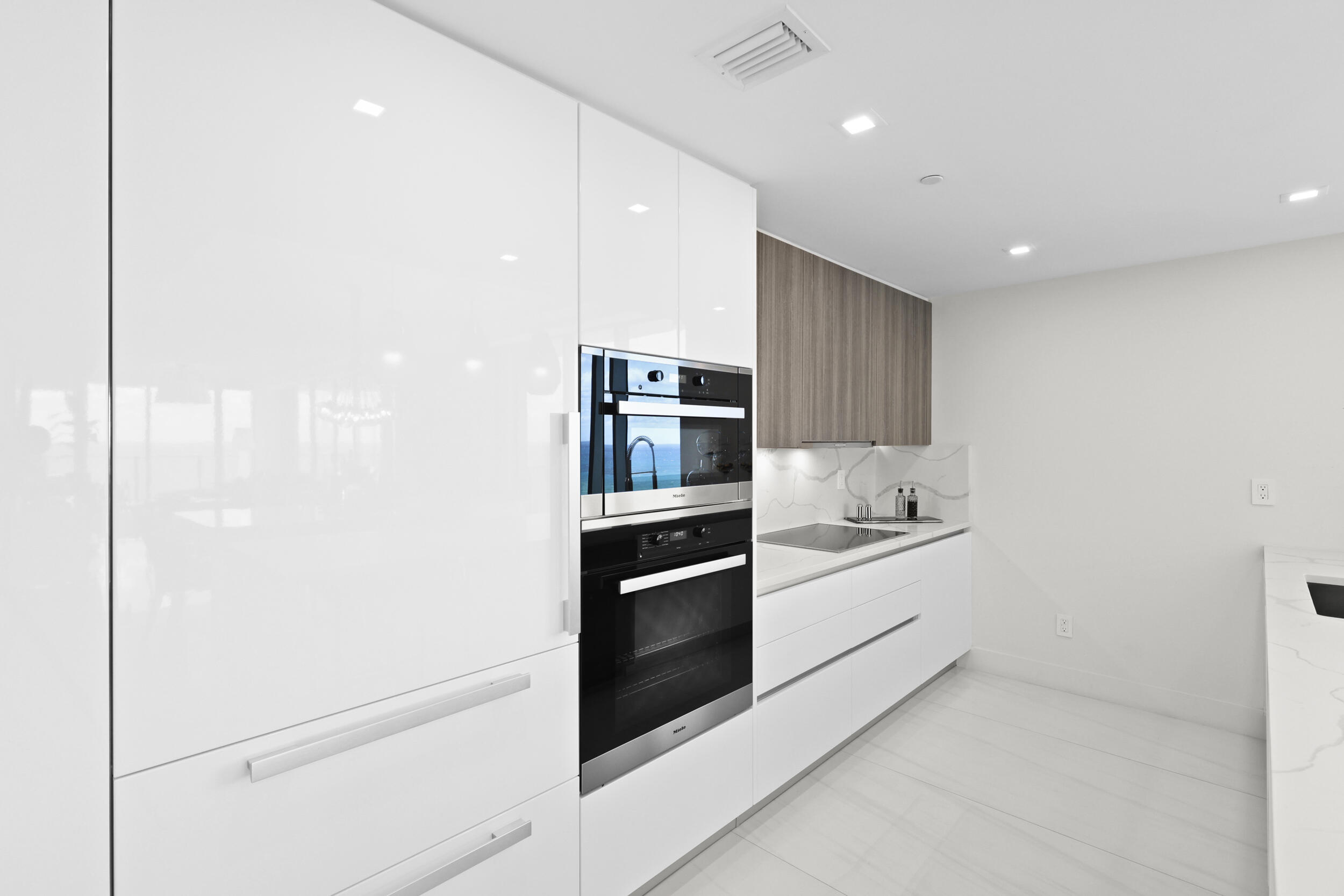 730 N Ocean Boulevard 1402