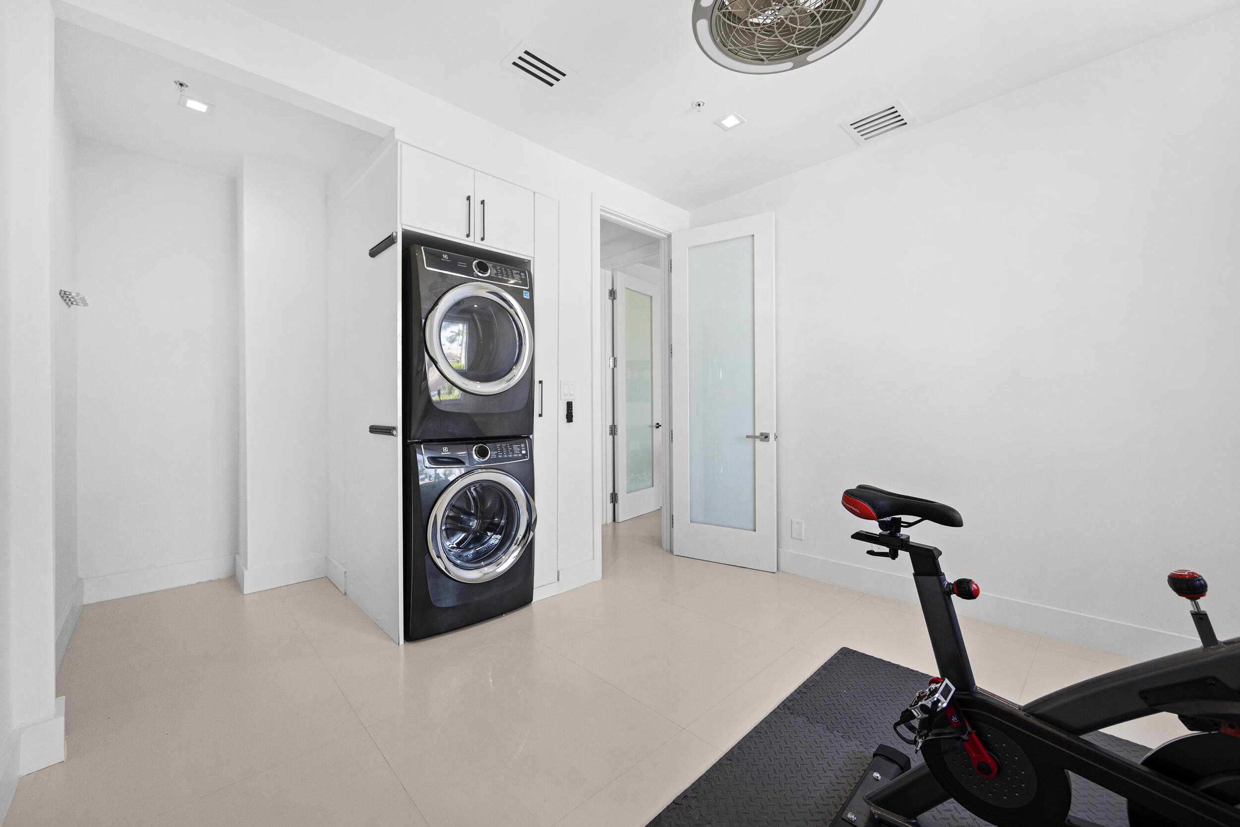 3055 Waterside Circle