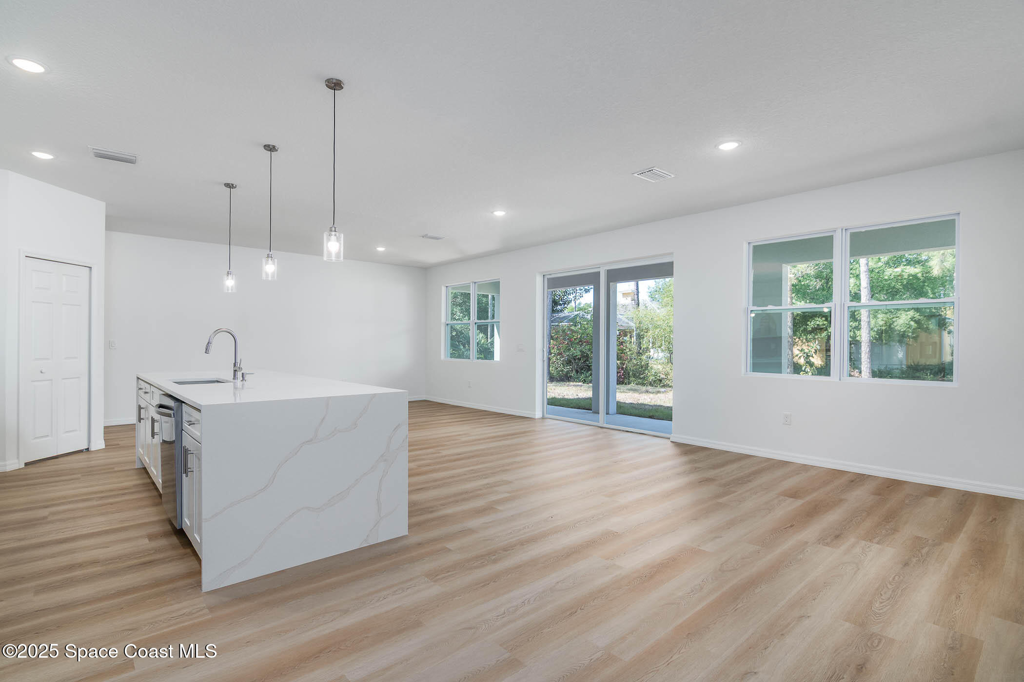 3274 Foresman SE