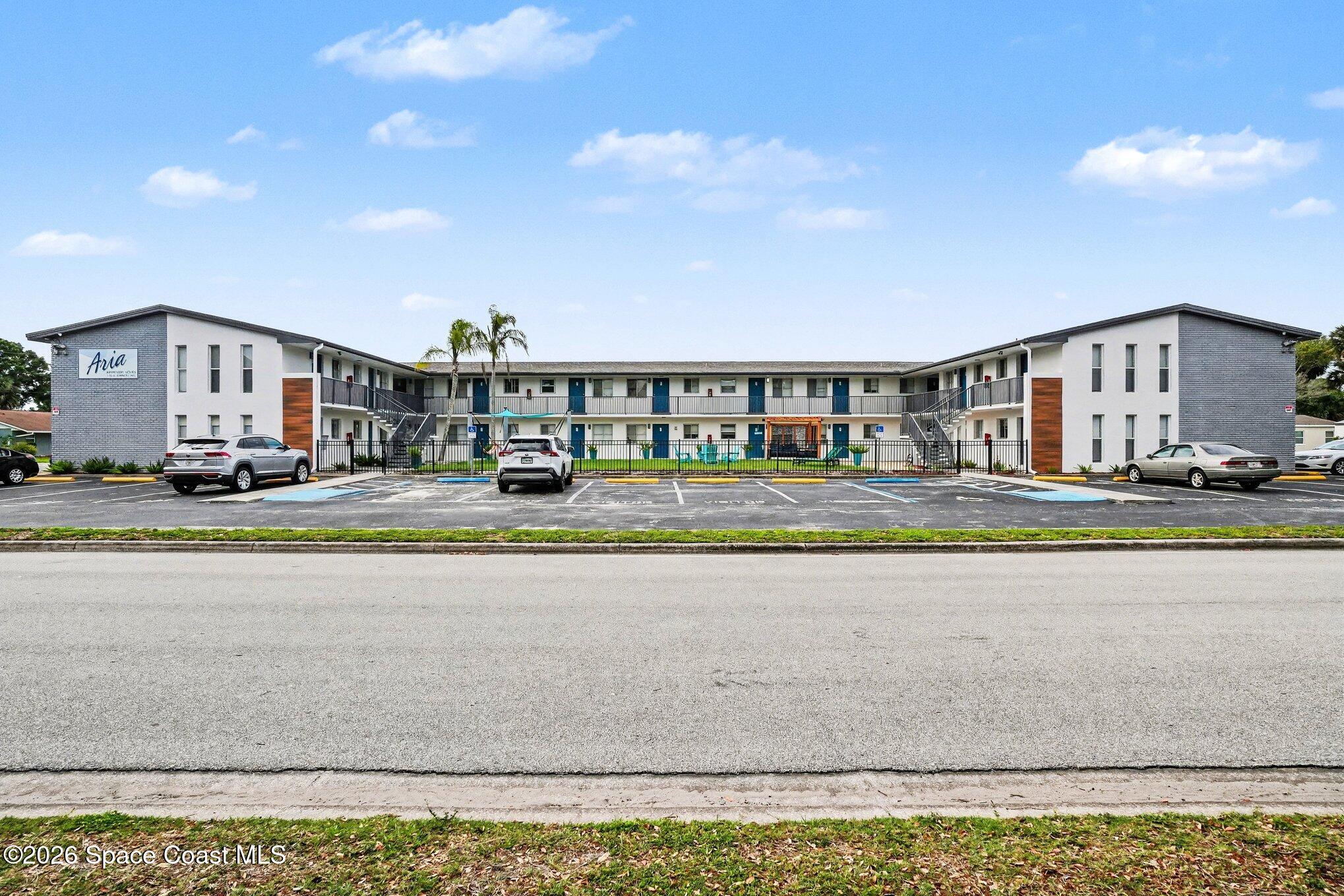 115 W Seminole Avenue 212