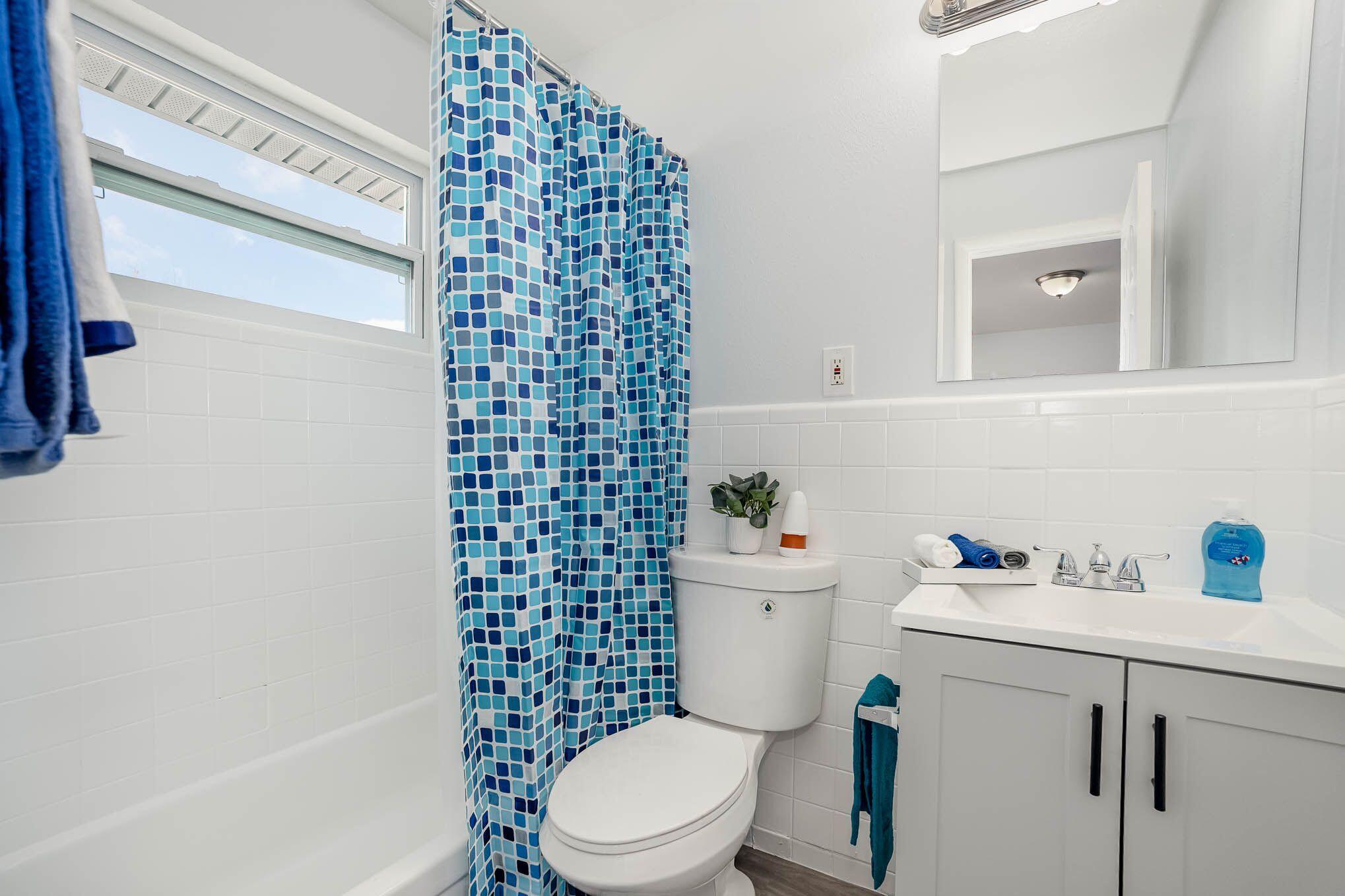 115 W Seminole Avenue 212