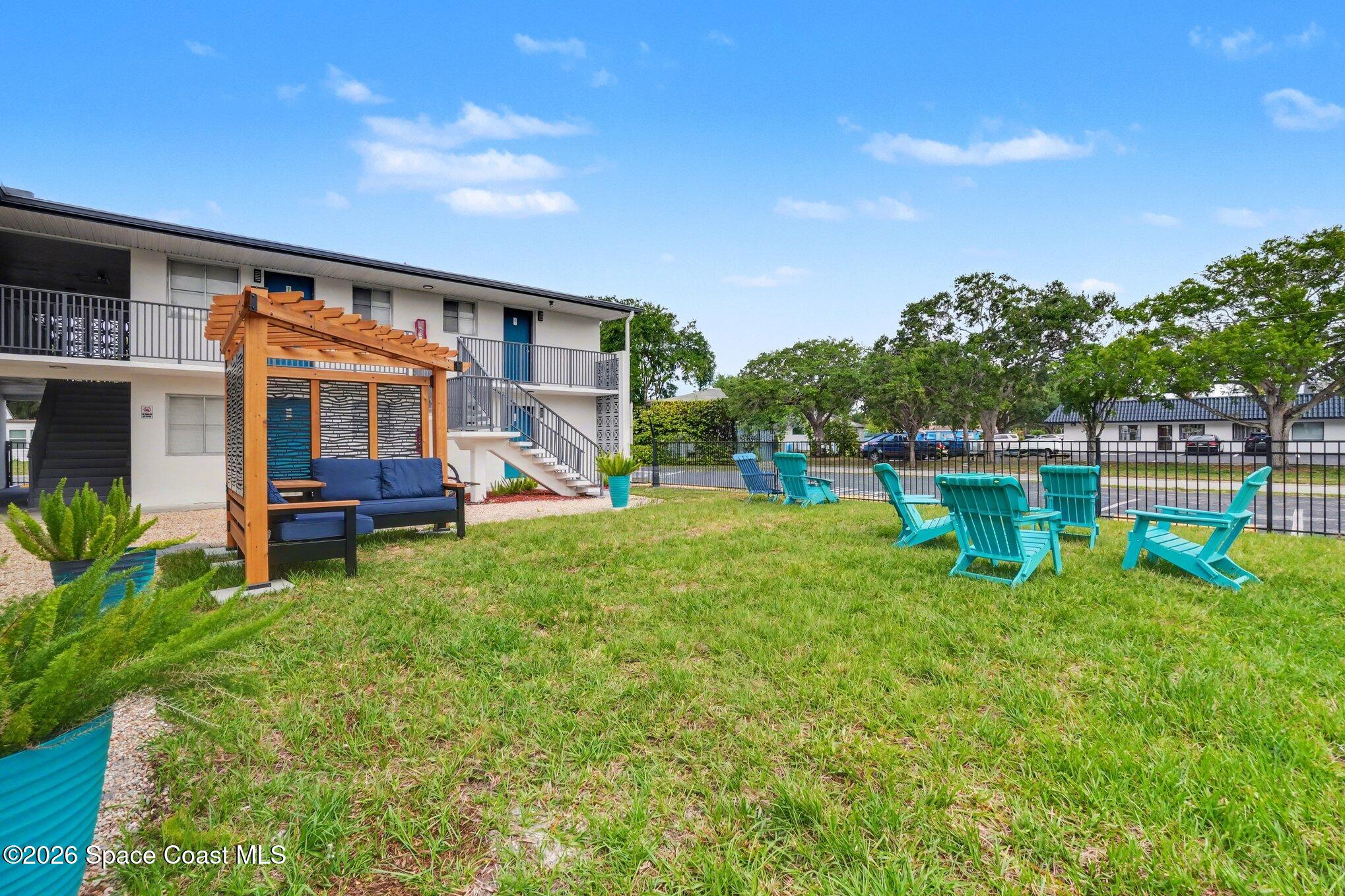 115 W Seminole Avenue 212
