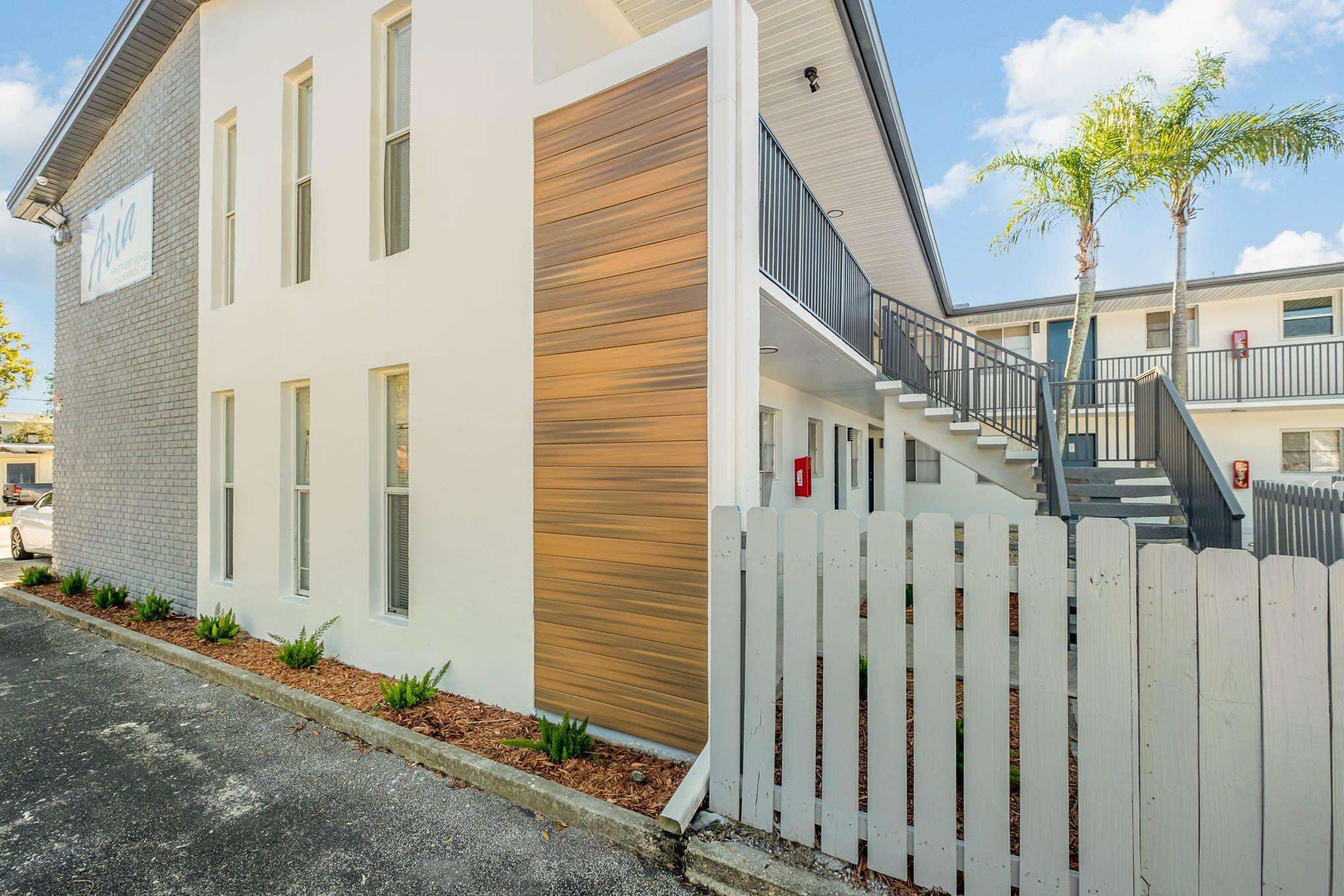 115 W Seminole Avenue 212