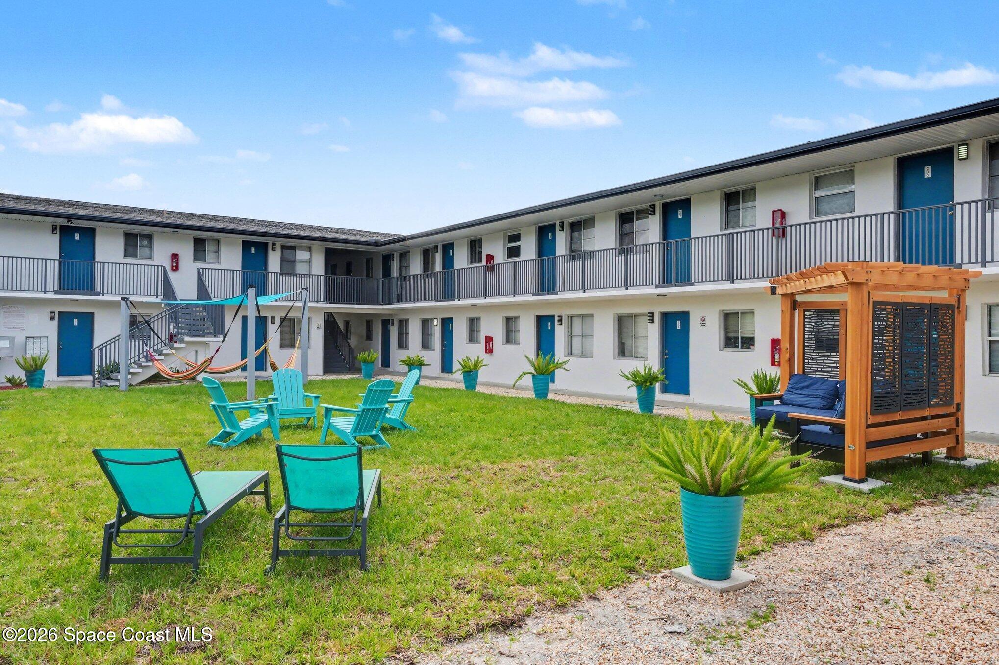 115 W Seminole Avenue 212
