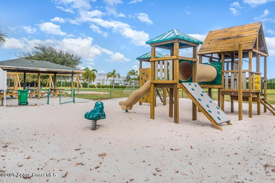 2049 Tullagee Avenue