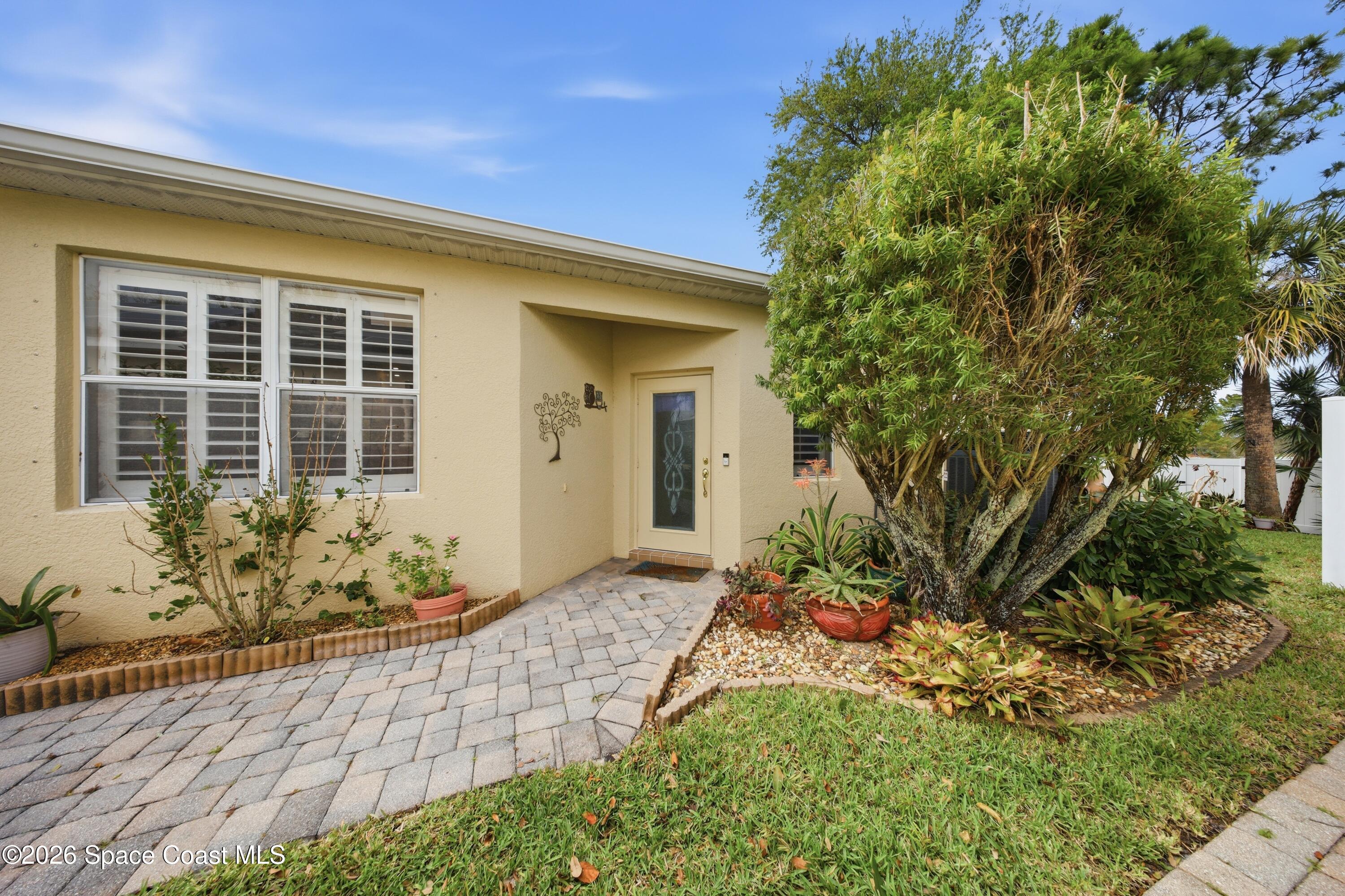 2049 Tullagee Avenue