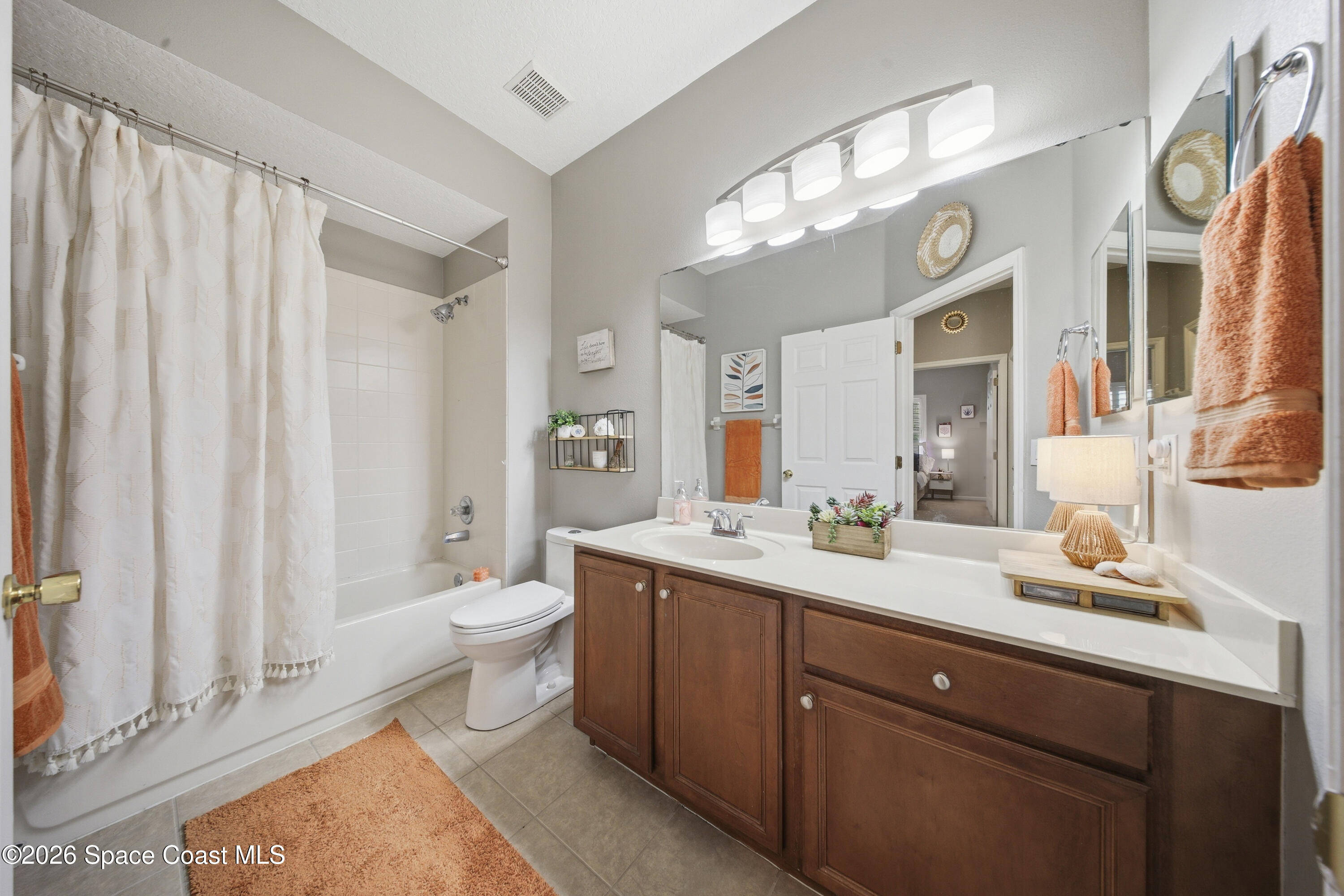 2049 Tullagee Avenue