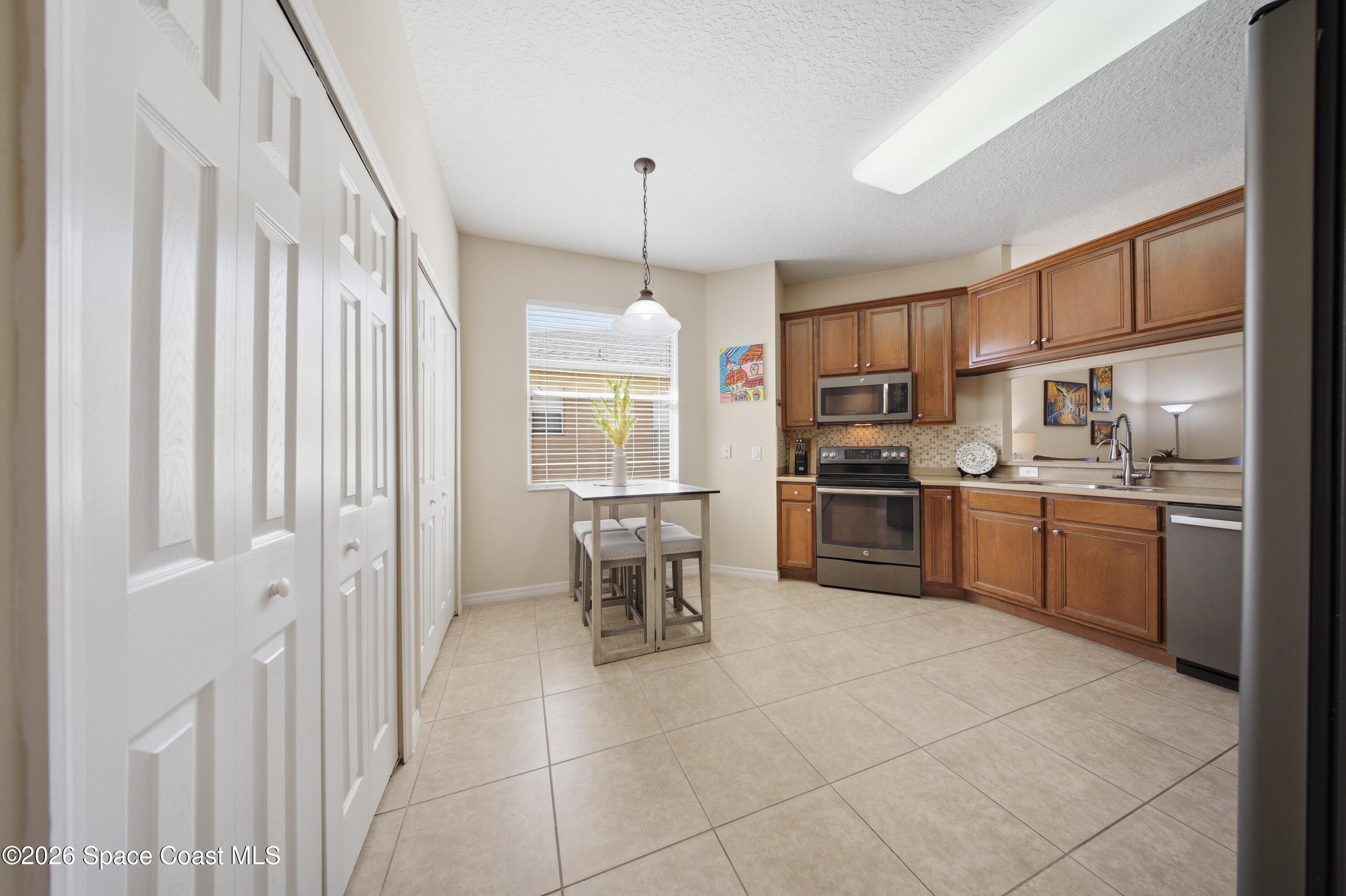 2059 Tullagee Avenue