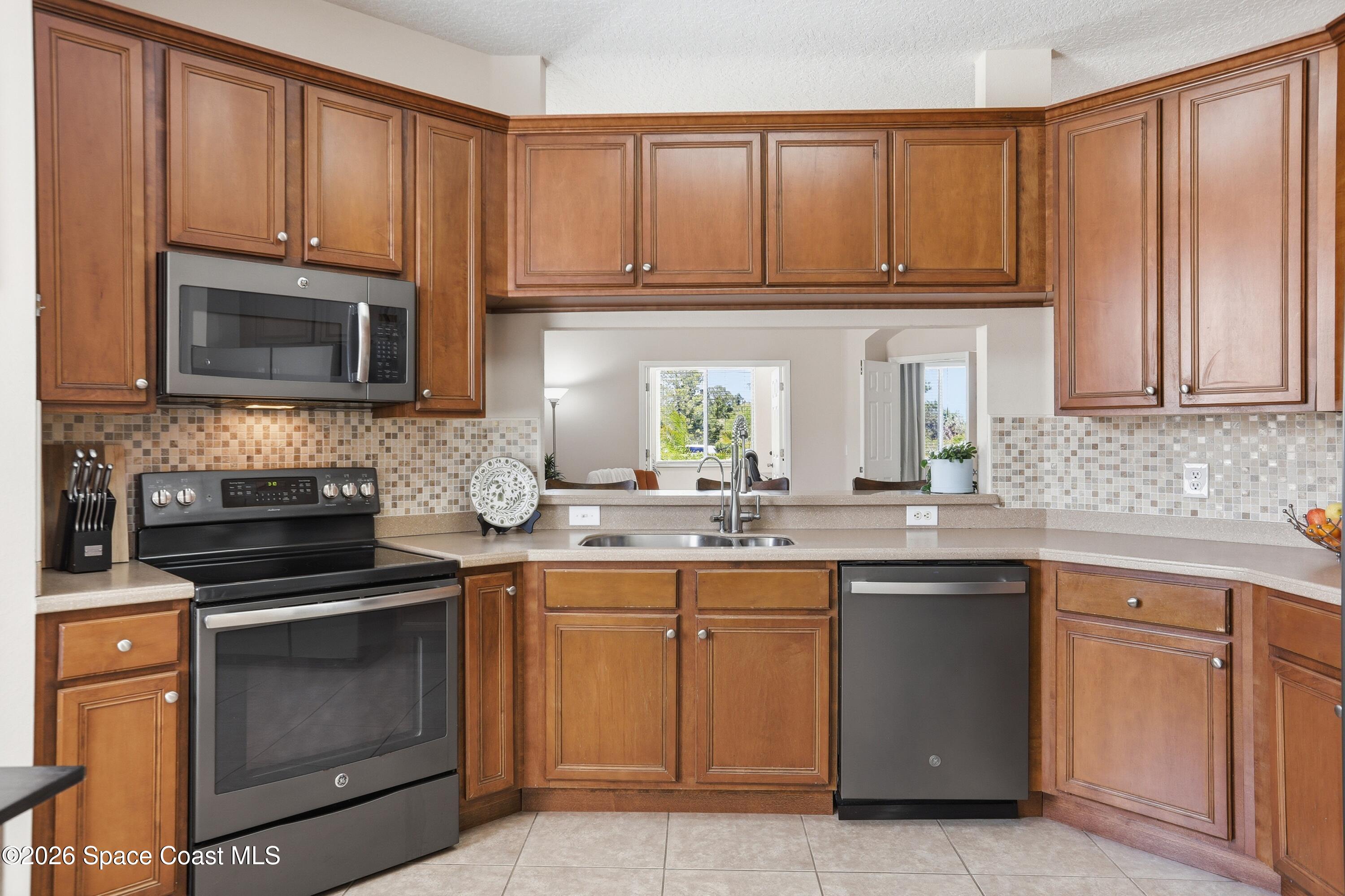 2059 Tullagee Avenue