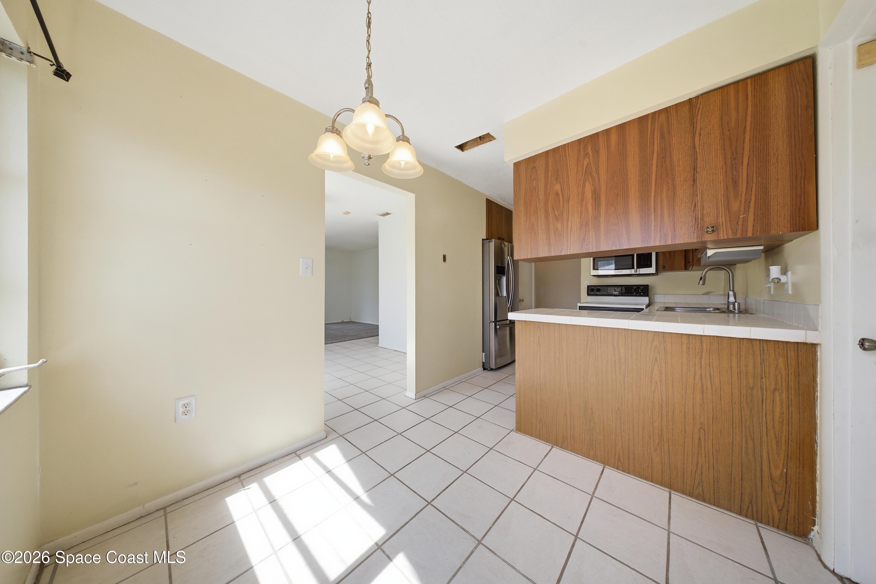 1139 Groves Drive