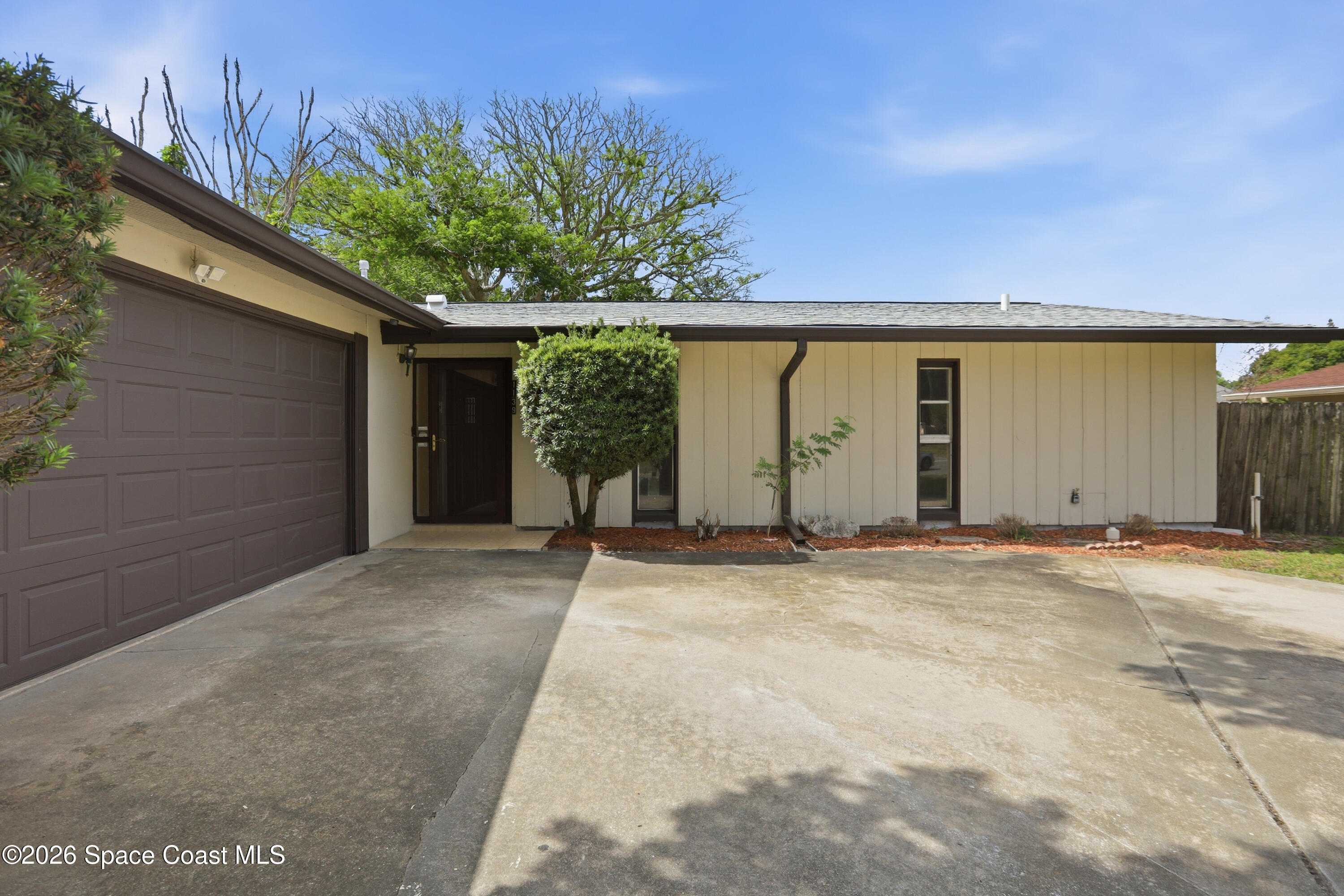 1139 Groves Drive