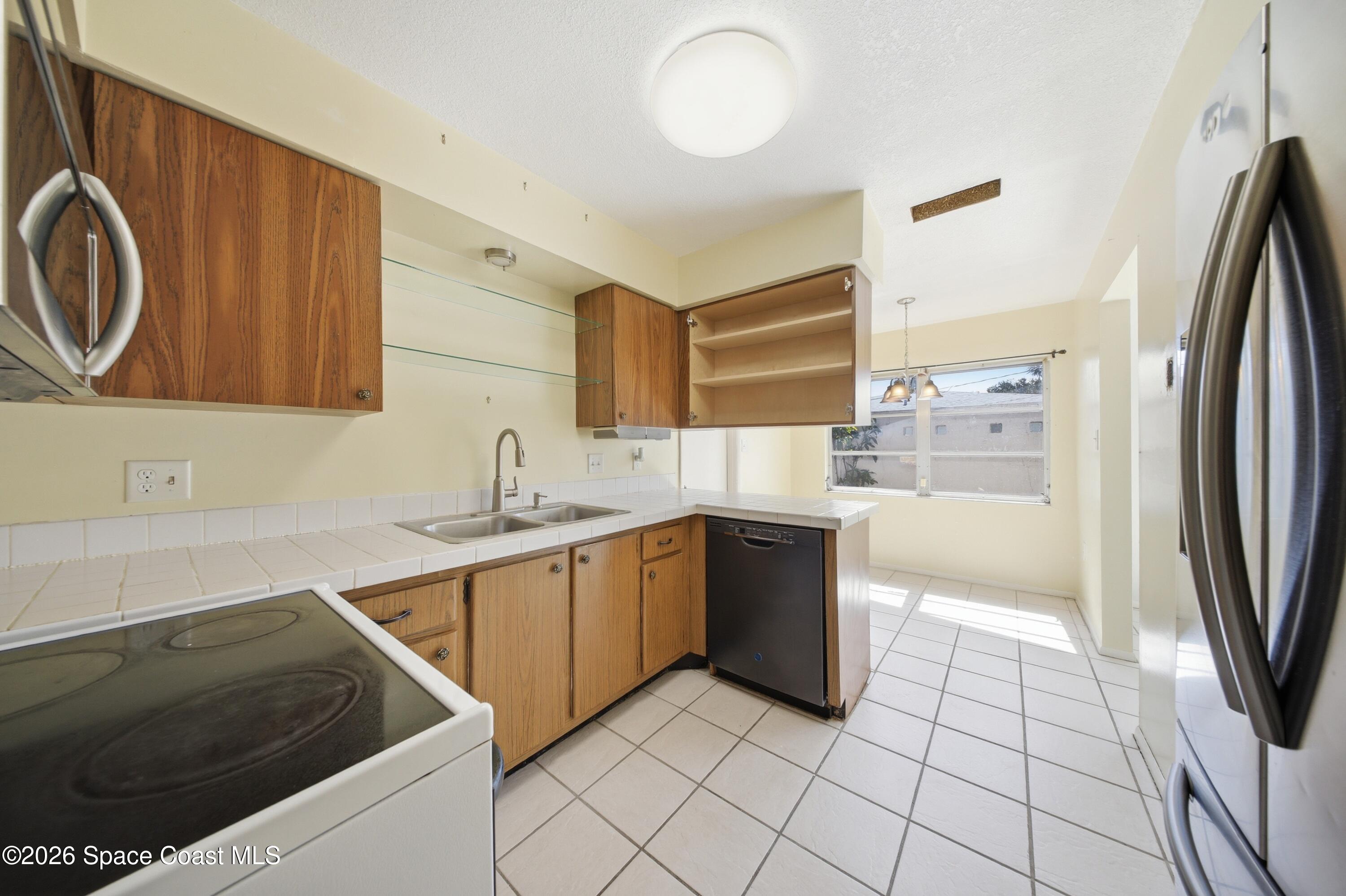1139 Groves Drive