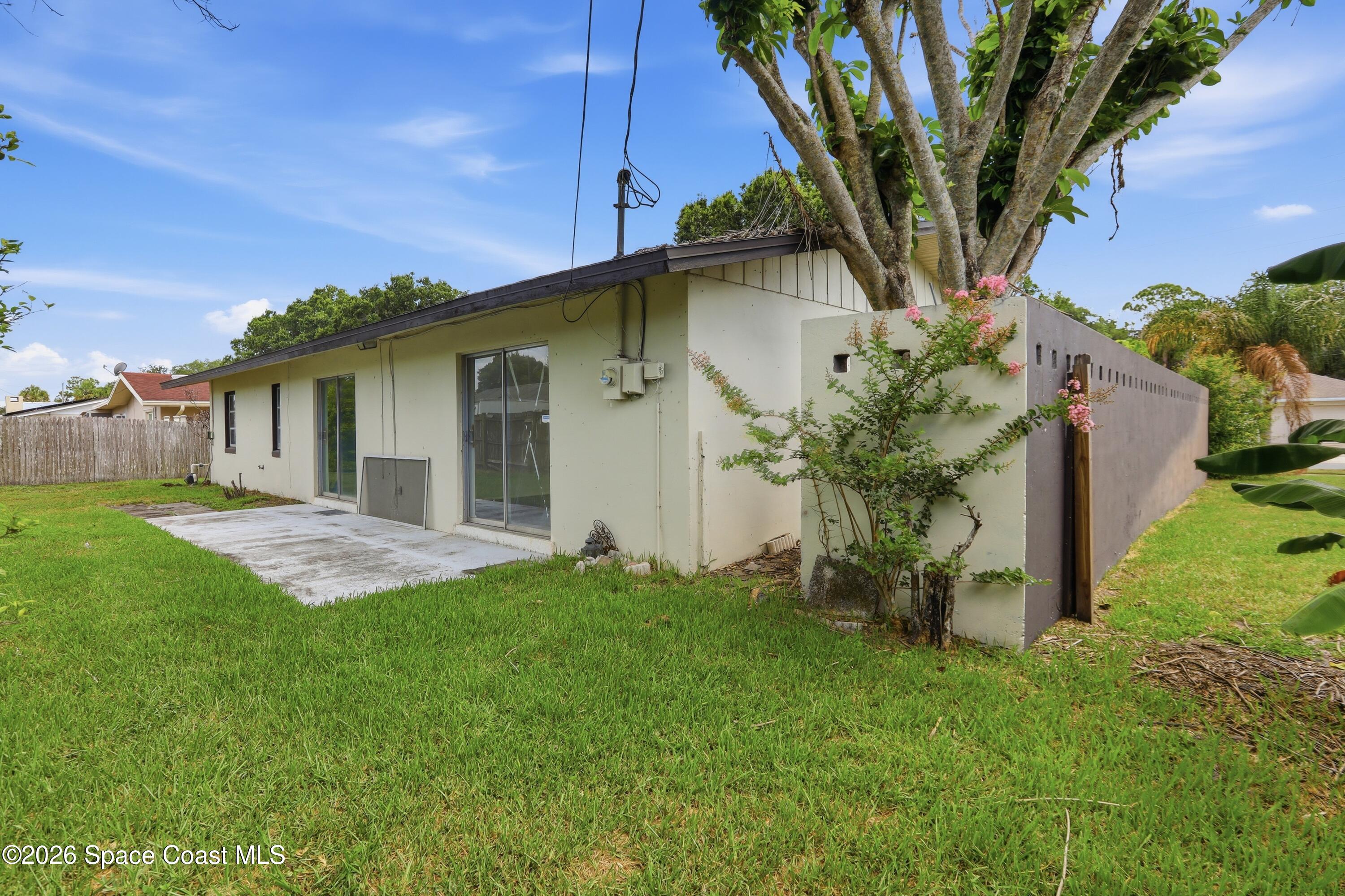 1139 Groves Drive