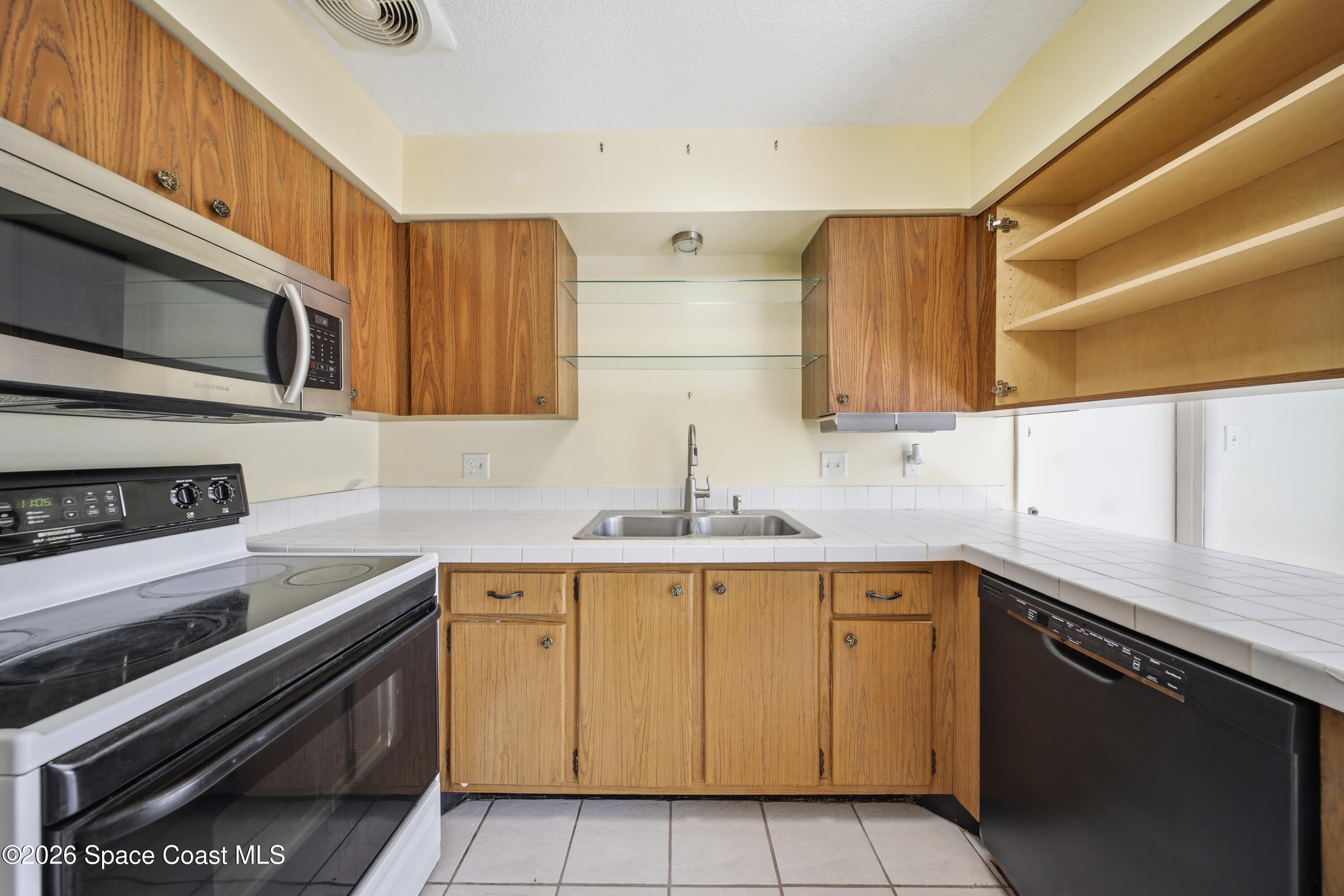 1139 Groves Drive