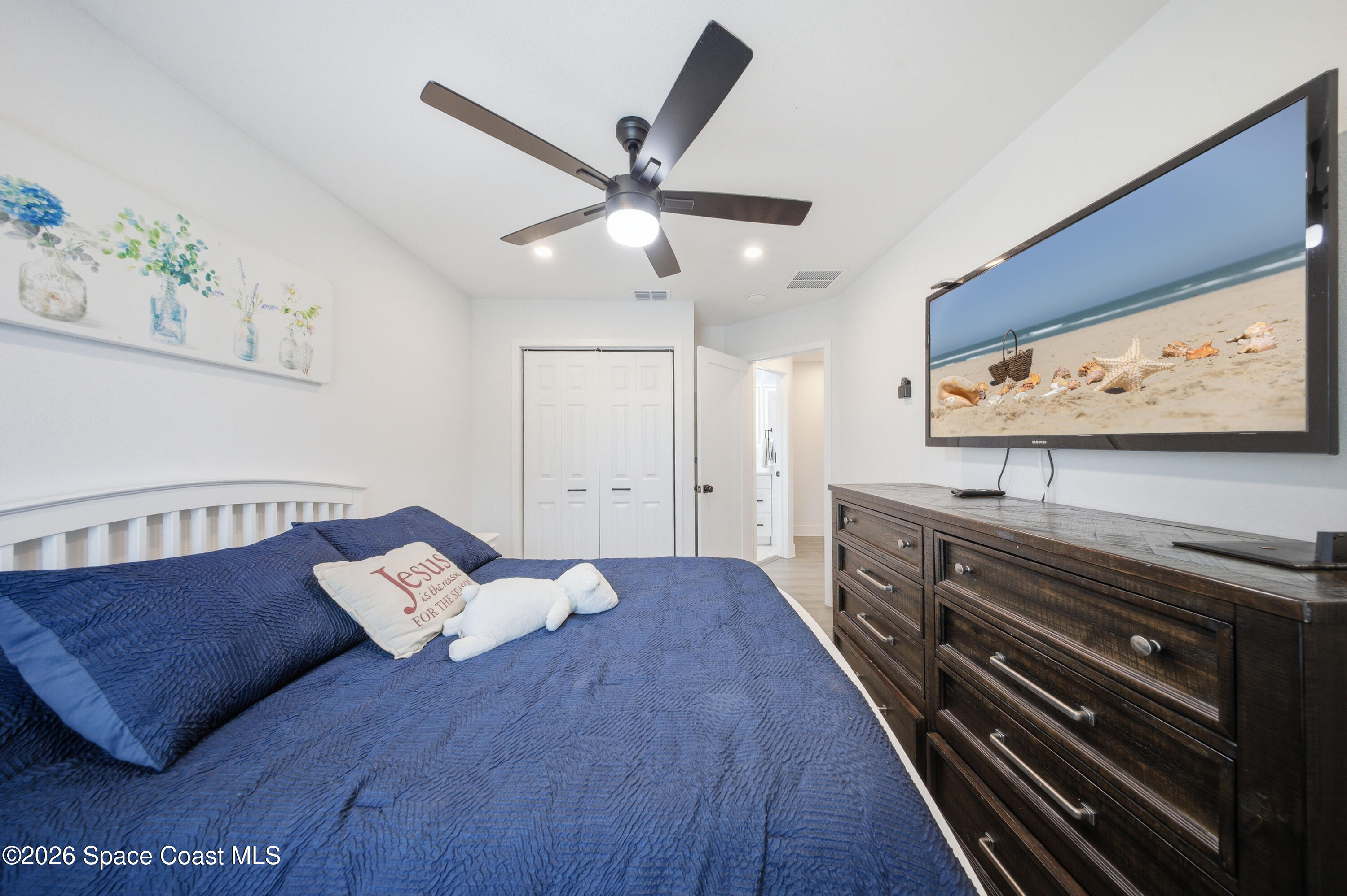 6976 Hammock Lakes Drive