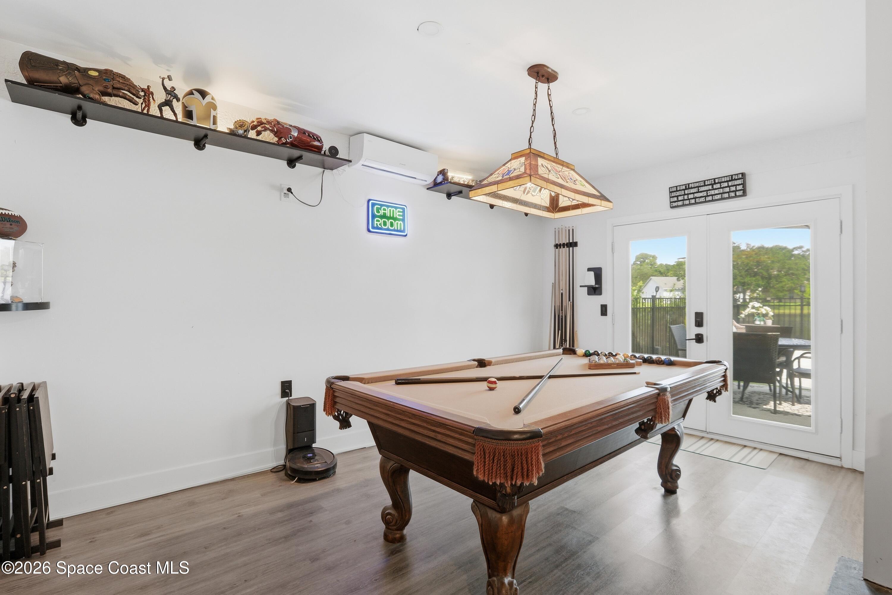 6976 Hammock Lakes Drive