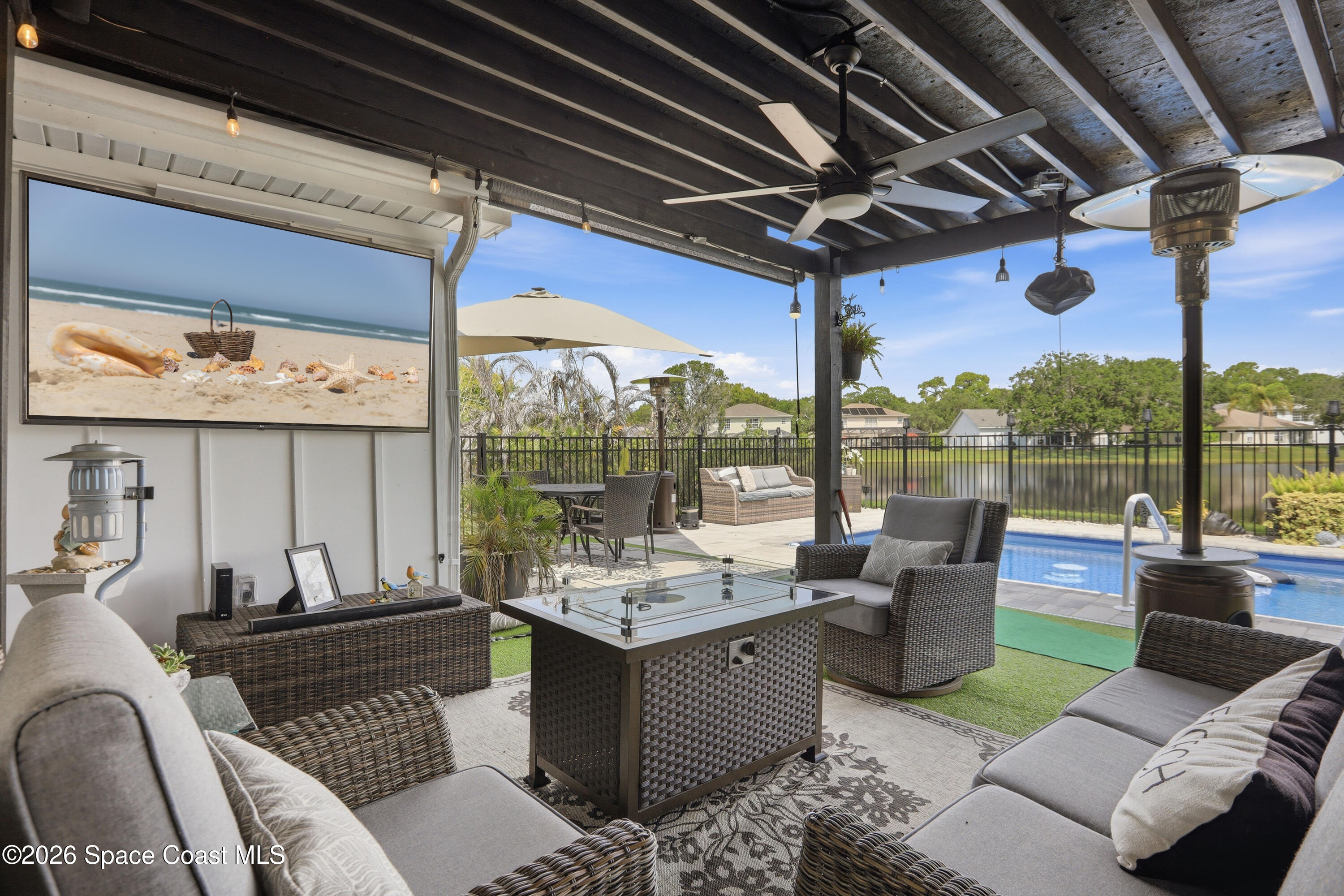 6976 Hammock Lakes Drive