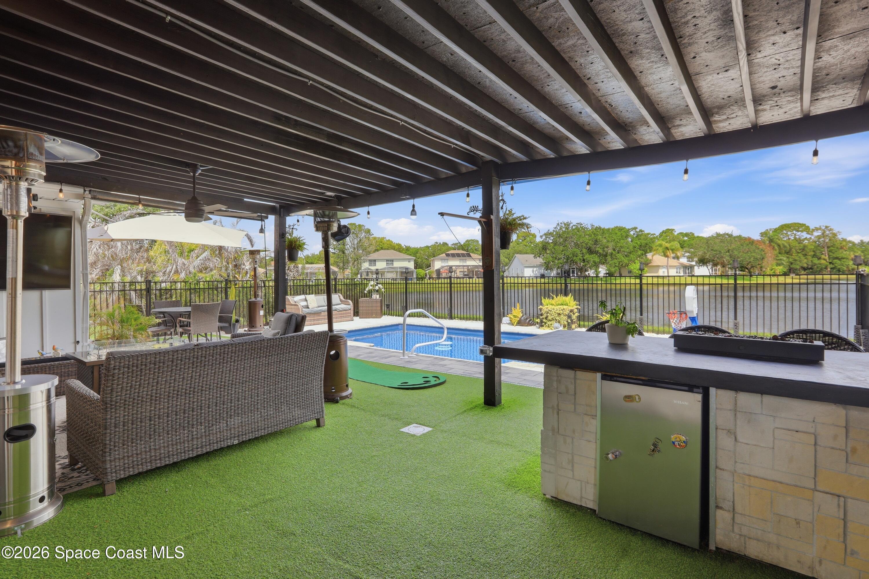 6976 Hammock Lakes Drive