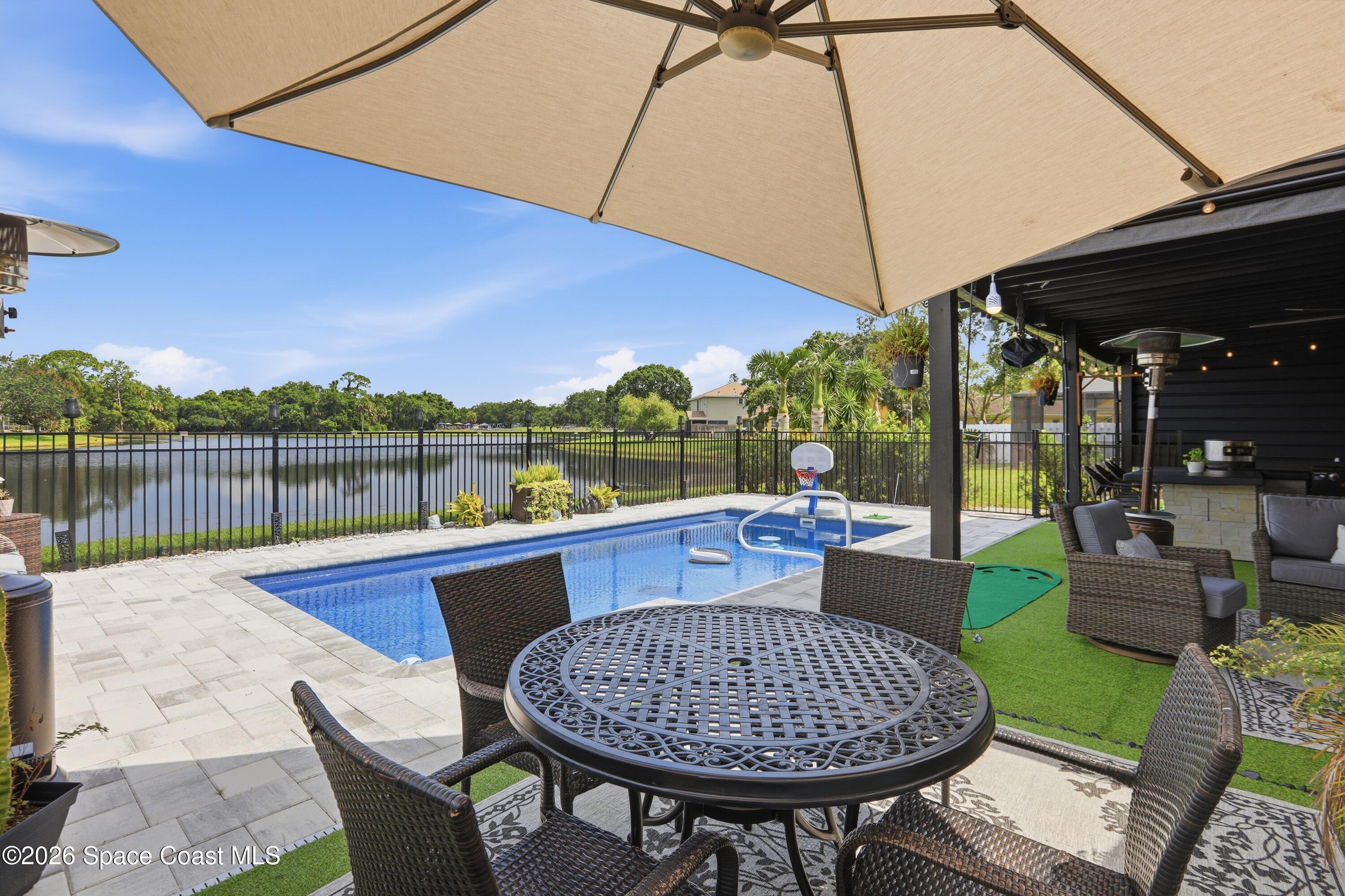 6976 Hammock Lakes Drive