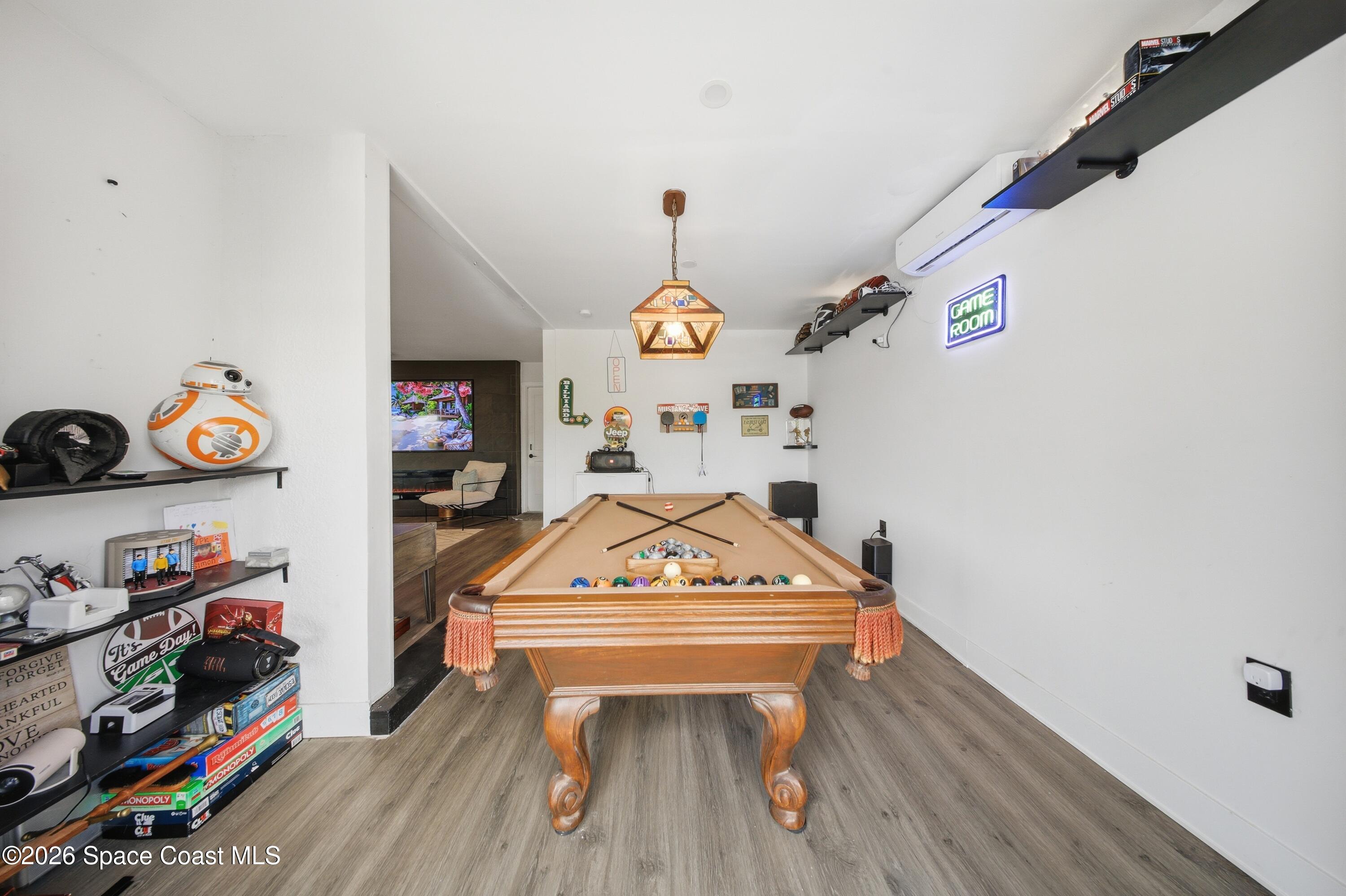6976 Hammock Lakes Drive