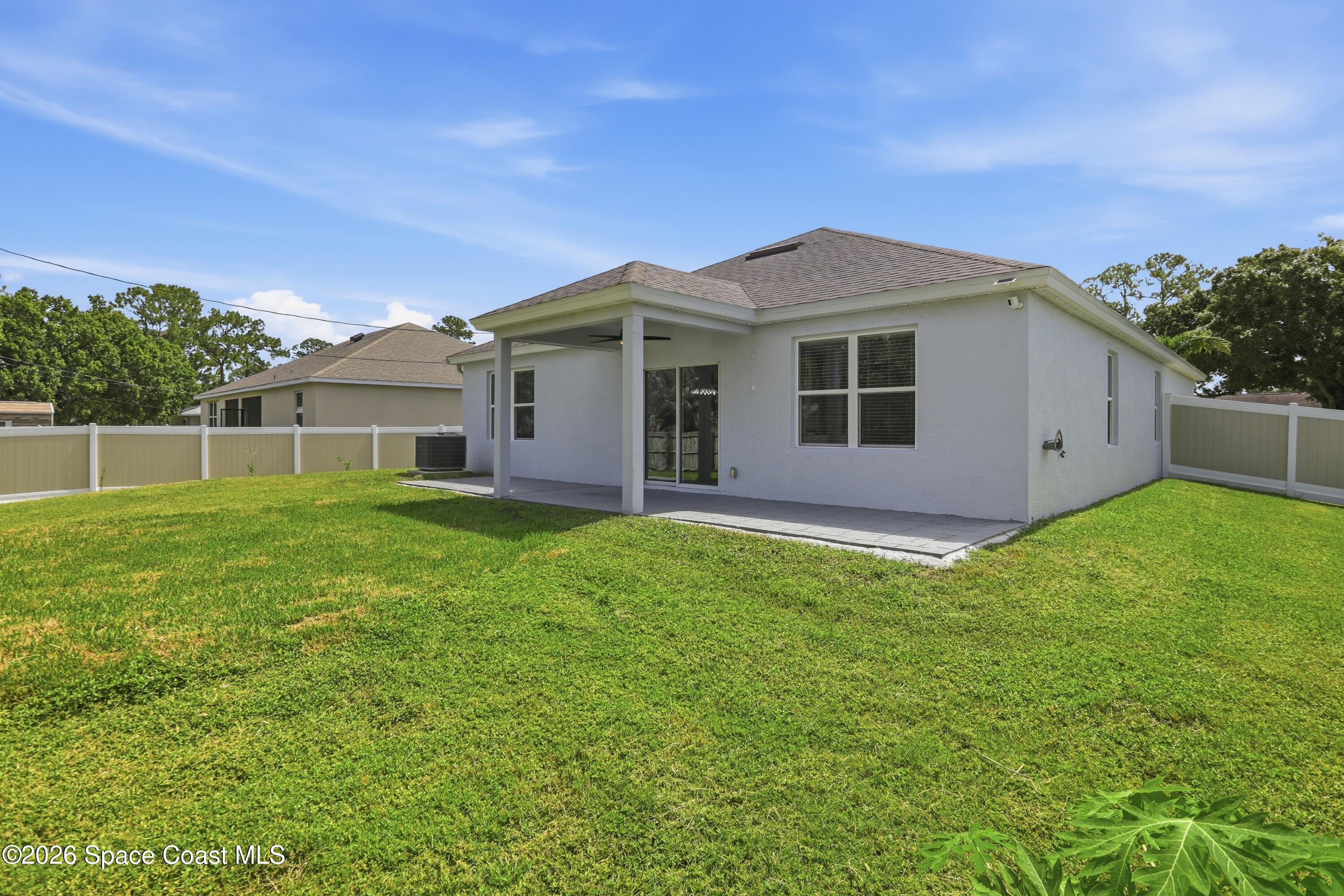 270 De Castro Avenue SE