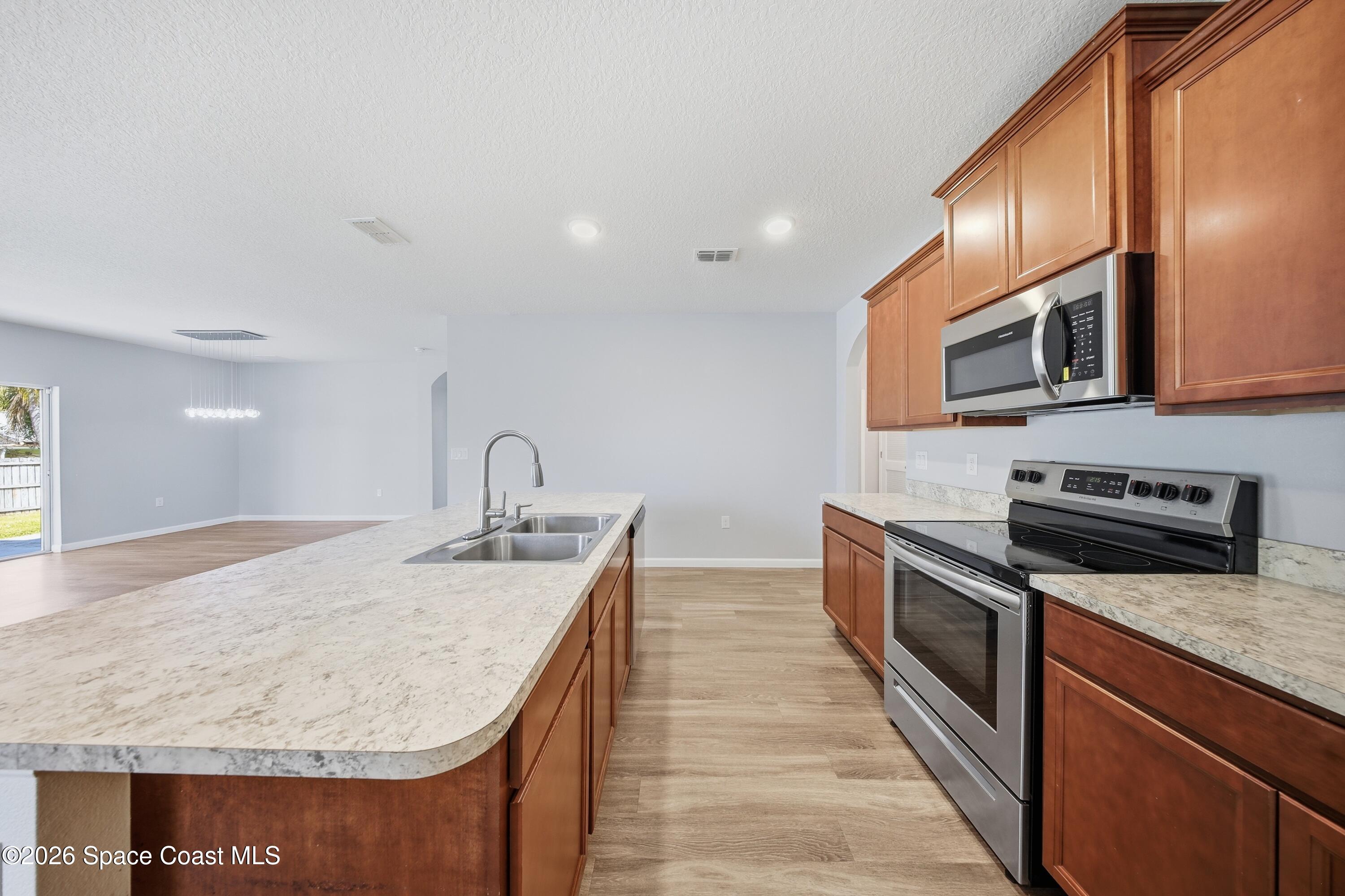 270 De Castro Avenue SE