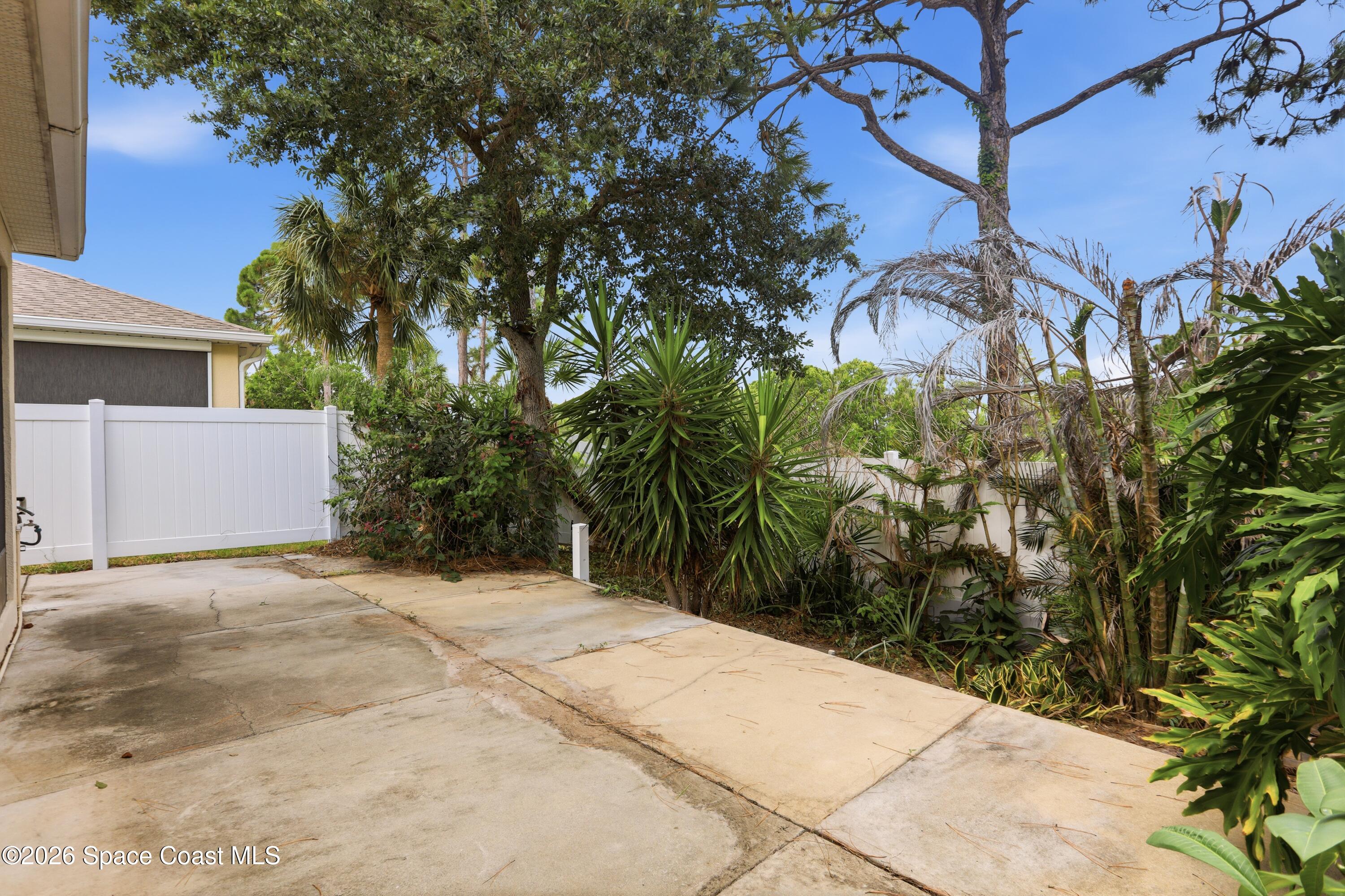 2039 Tullagee Avenue