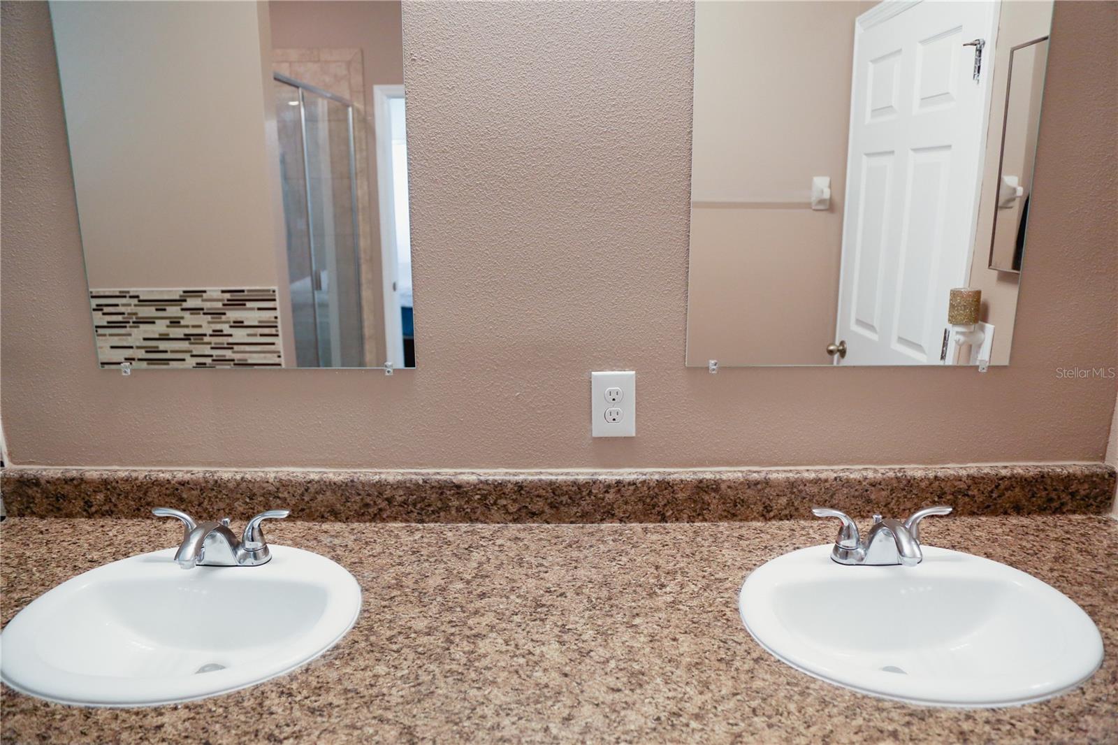 3216 BLAZING STAR LN