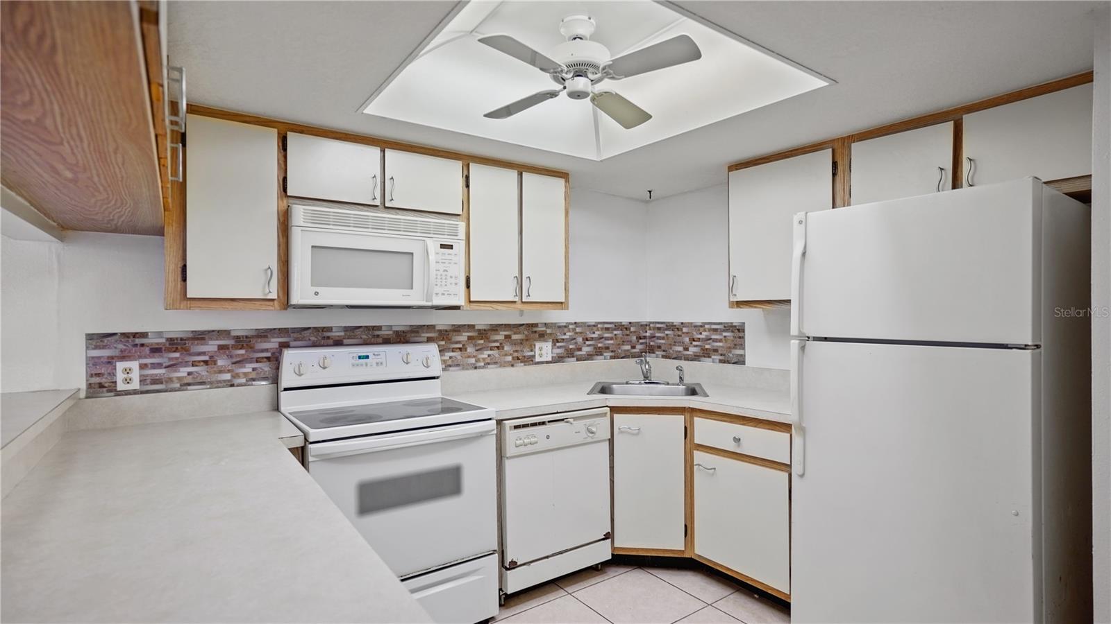 1608 SUNNY BROOK LN NE #105