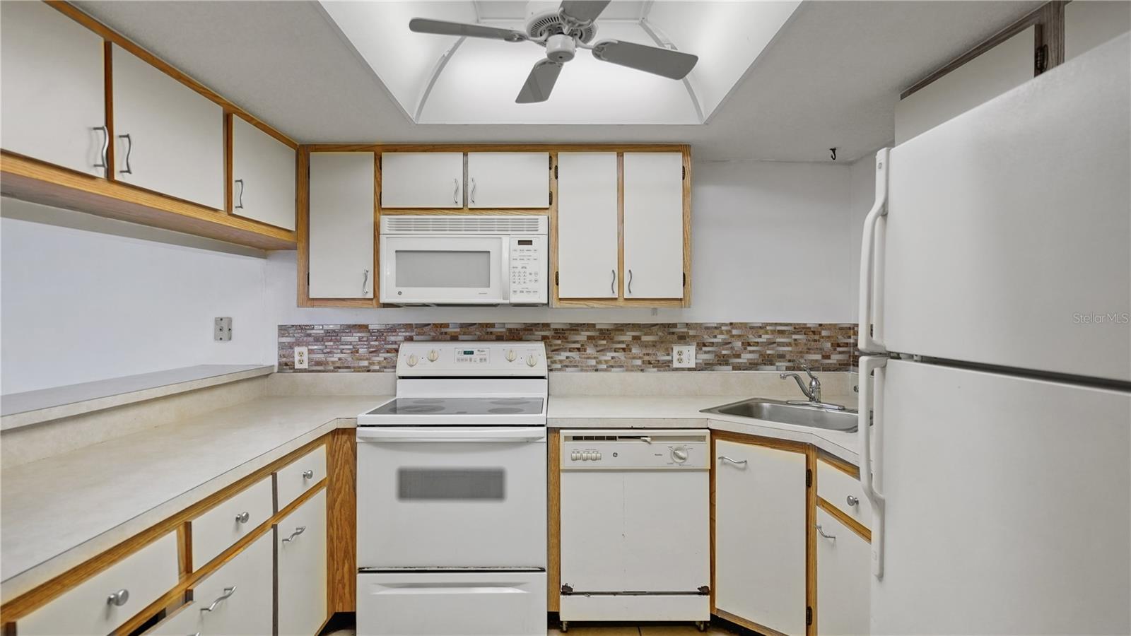 1608 SUNNY BROOK LN NE #105