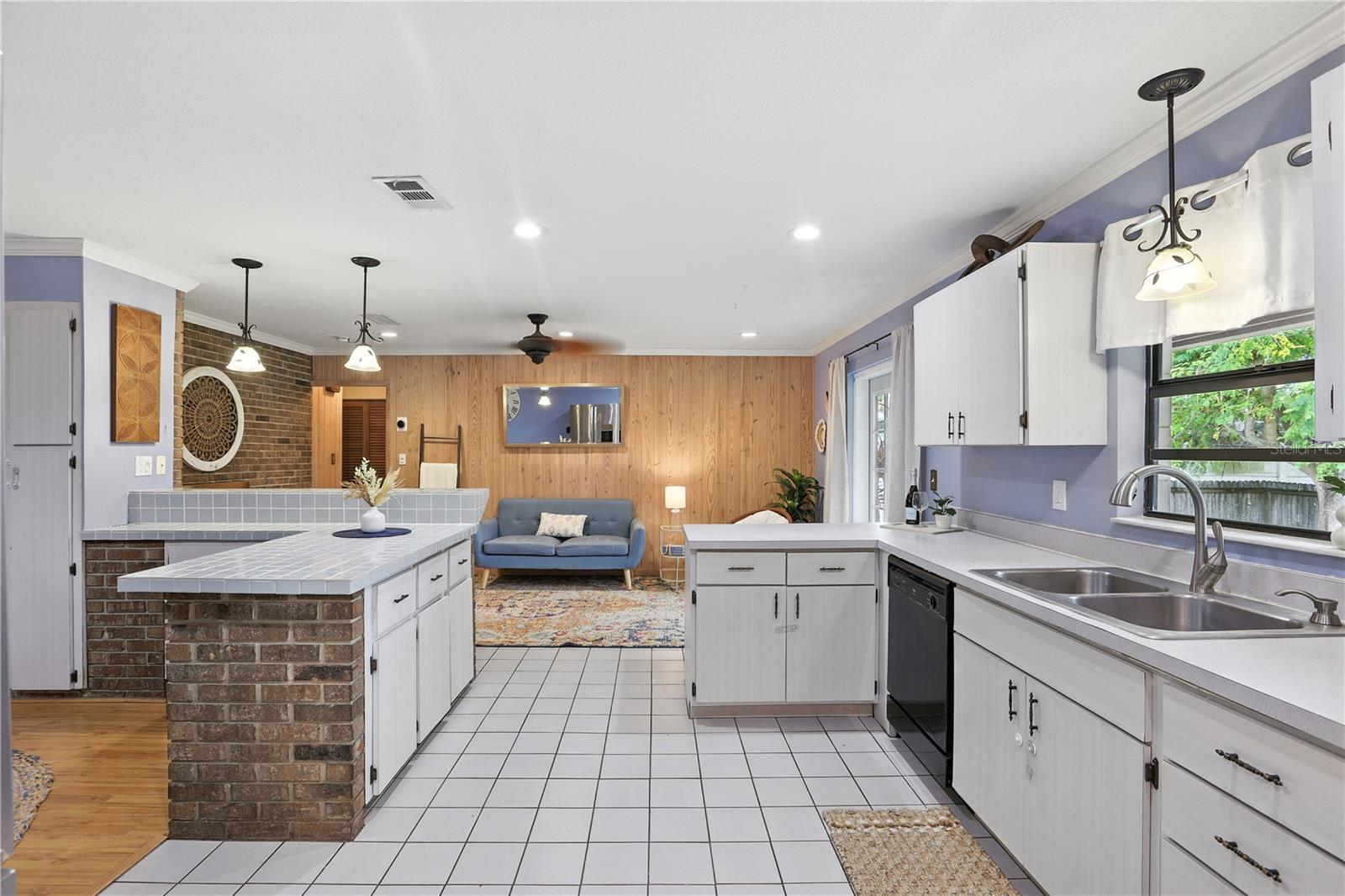 2028 LAKE CHRISTIE DR