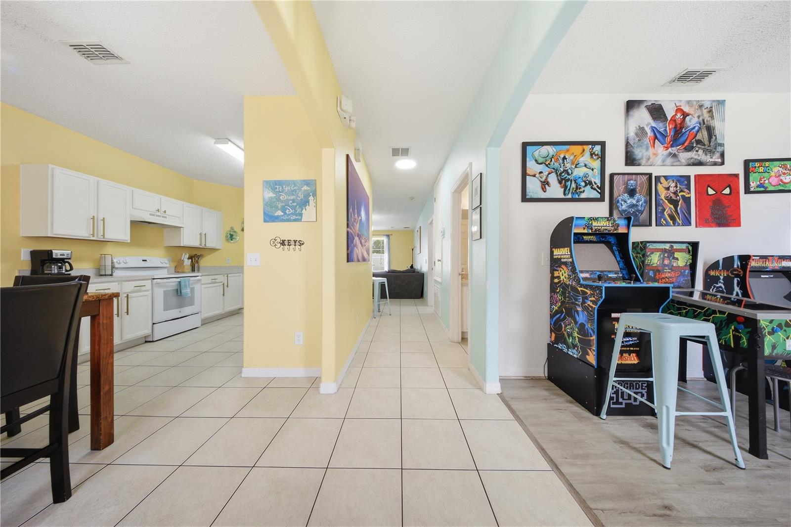 904 KNOLLWOOD DR