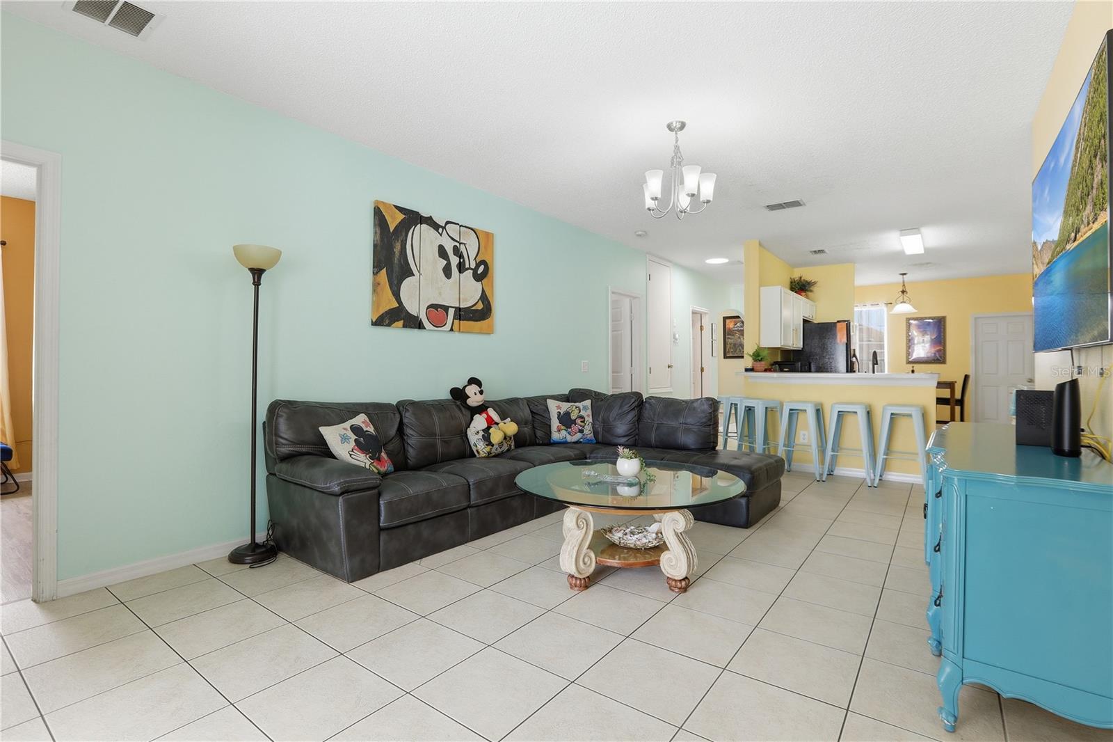 904 KNOLLWOOD DR