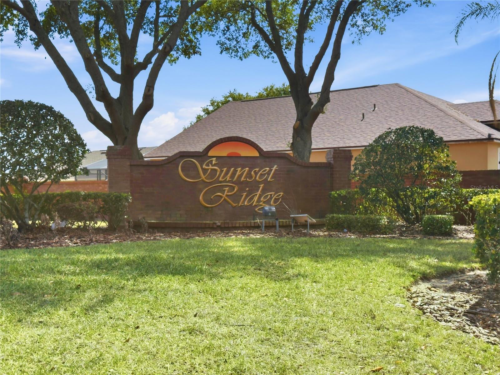 904 KNOLLWOOD DR